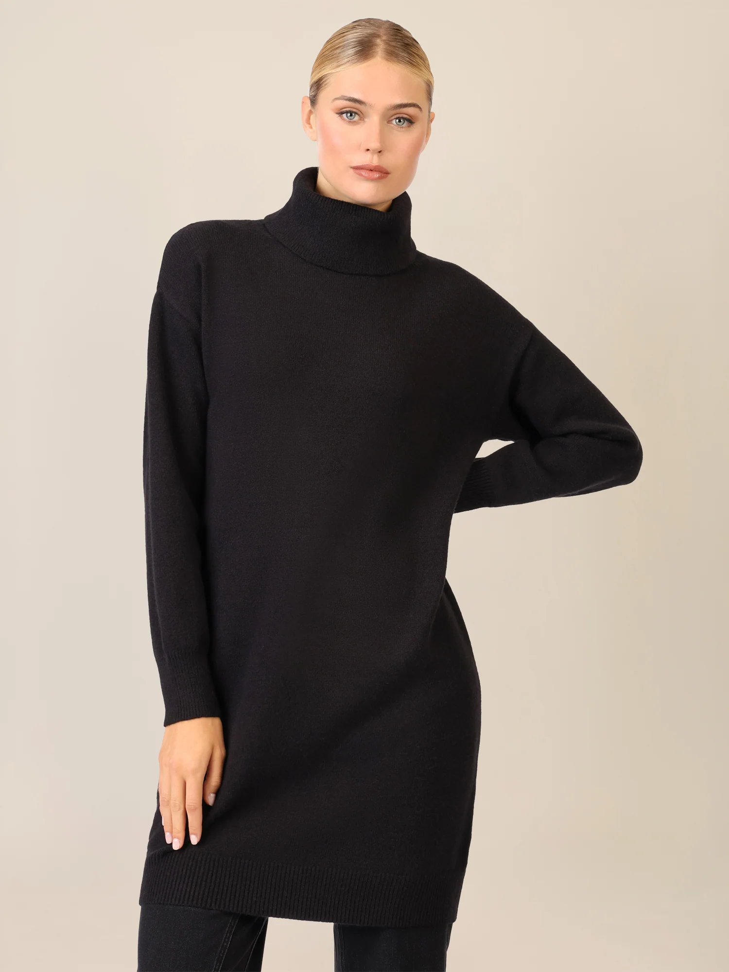 APART Overside Strickkleid mit überschnittene Schultern | schwarz - Image 4