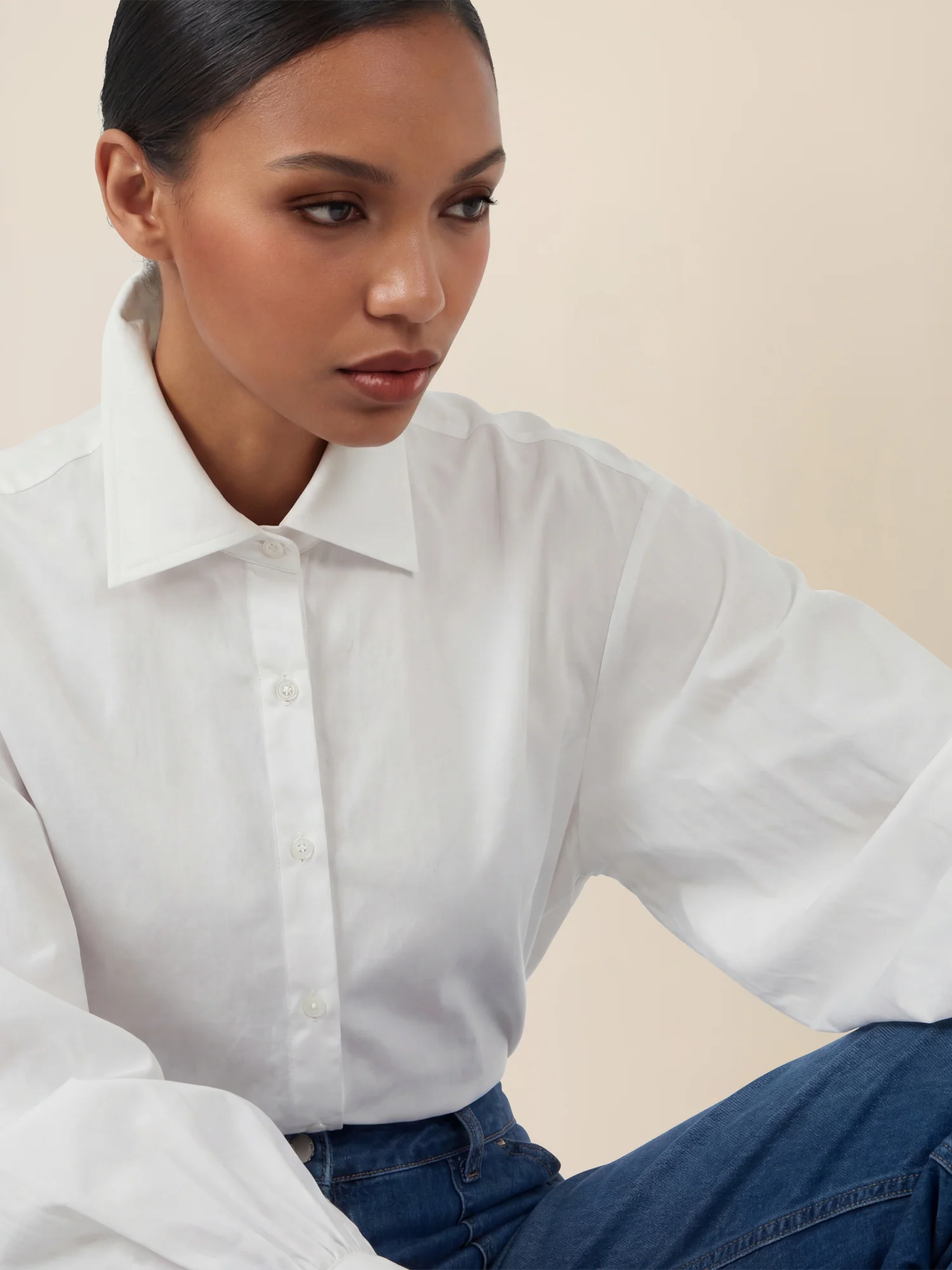 APART Oversize-Bluse mit Ballonärmeln und Hemdkragen | creme - Image 5
