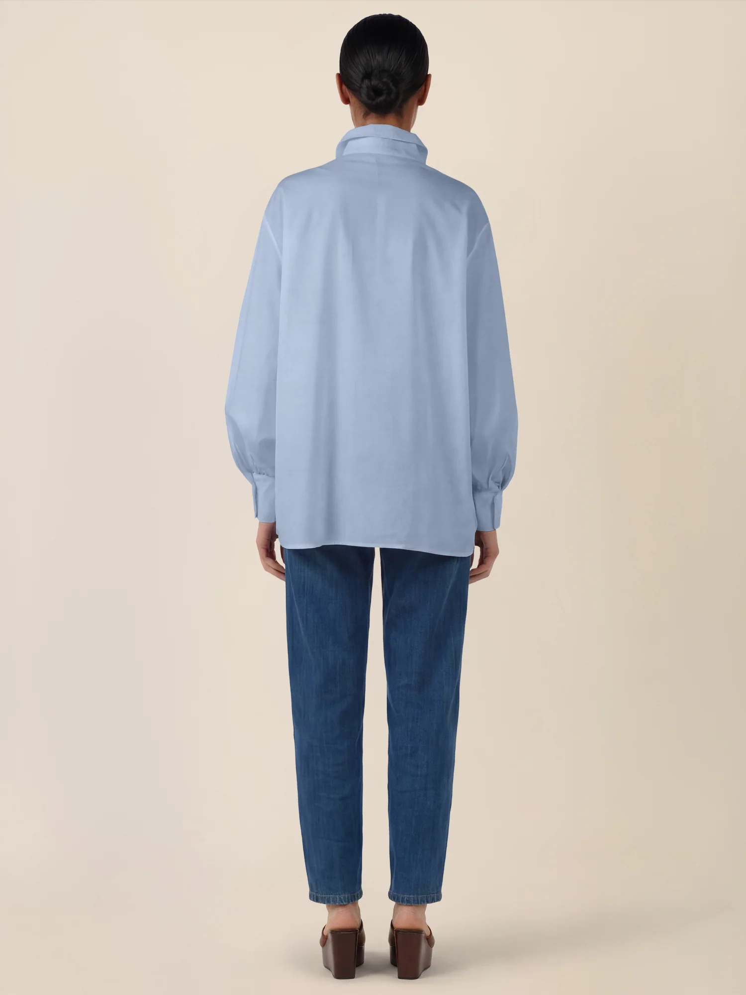APART Oversize-Bluse mit Ballonärmeln und Hemdkragen | hellblau - Image 3