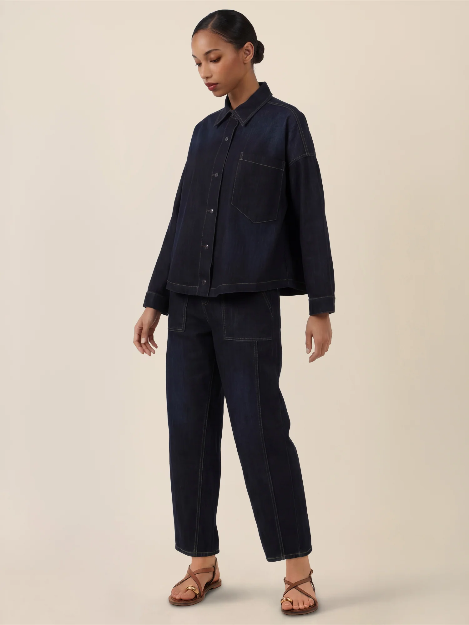 APART Oversized Jeansjacke mit Kontrastnähten | dunkelblau - Image 6