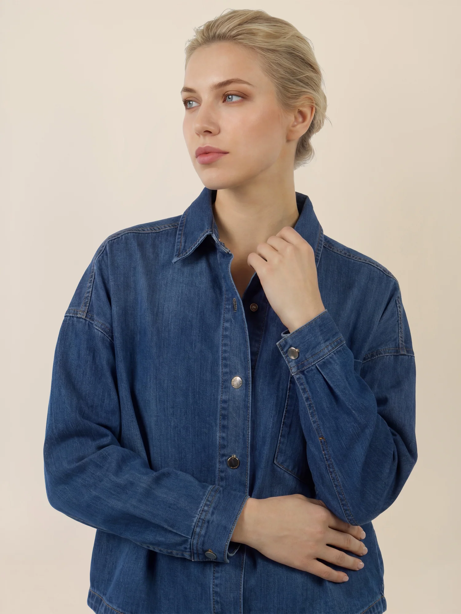 APART Oversized Jeansjacke mit Kontrastnähten | hellblau - Image 5