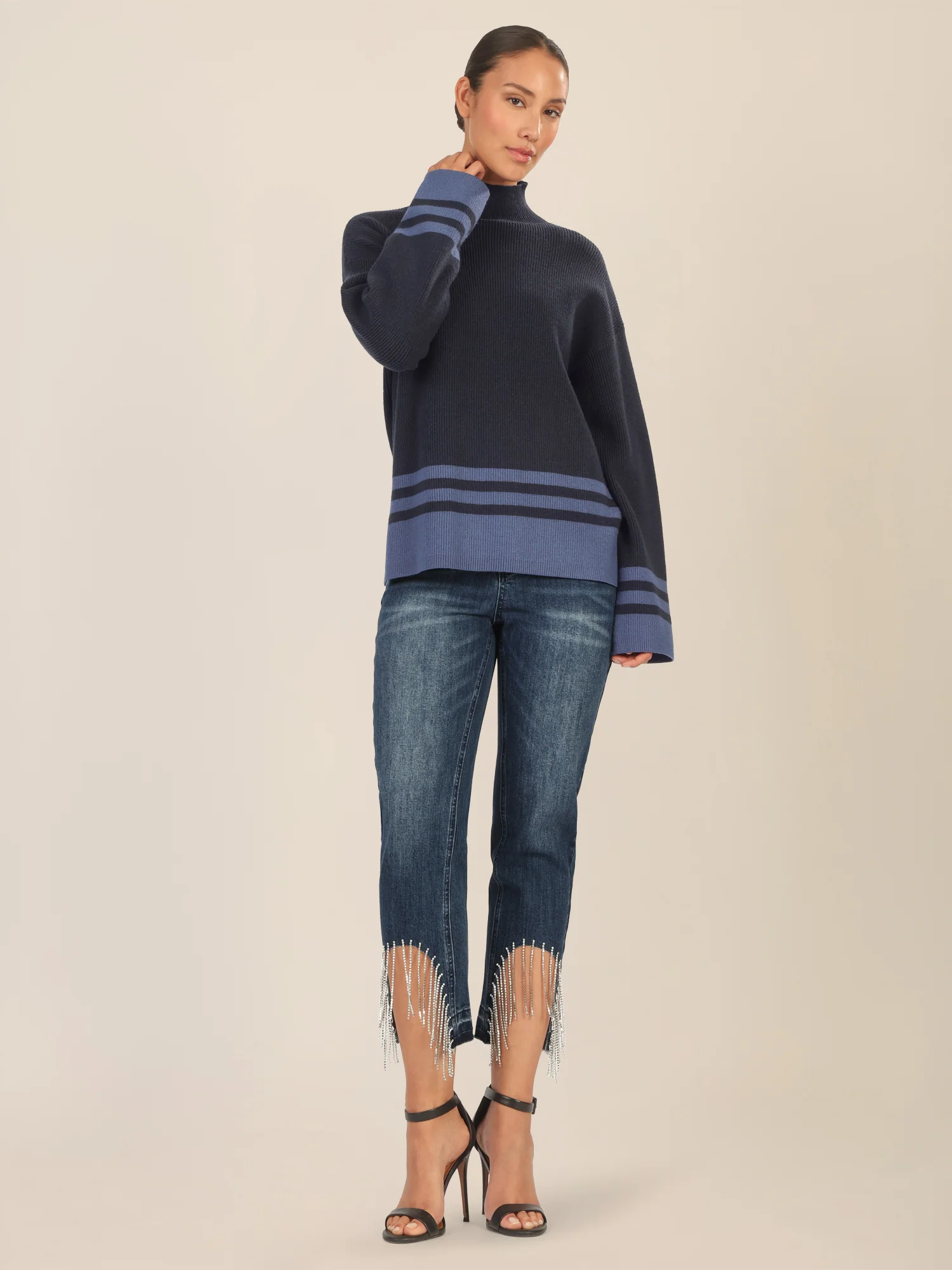 APART Oversized Pullover mit Kontraststreifen | nachtblau-dunkelblau - Image 2