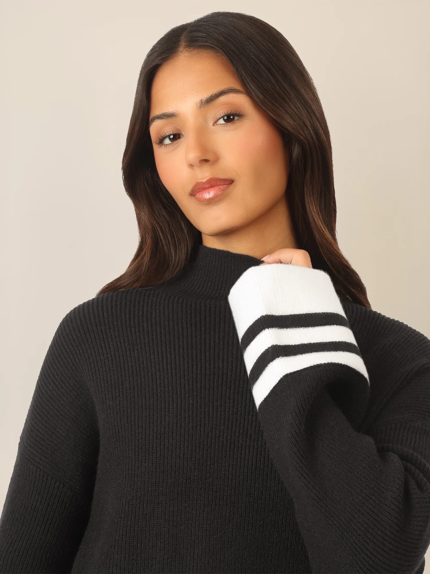 APART Oversized Pullover mit Kontraststreifen | schwarz-creme - Image 5
