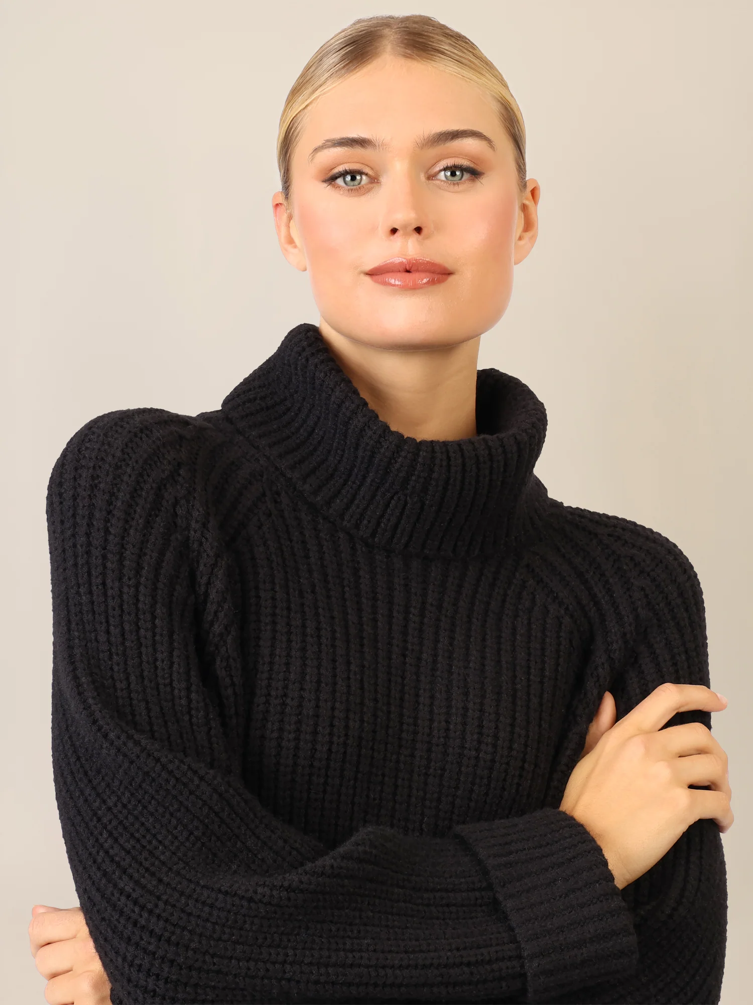 APART Oversized Pullover mit Rollkragen | schwarz - Image 5