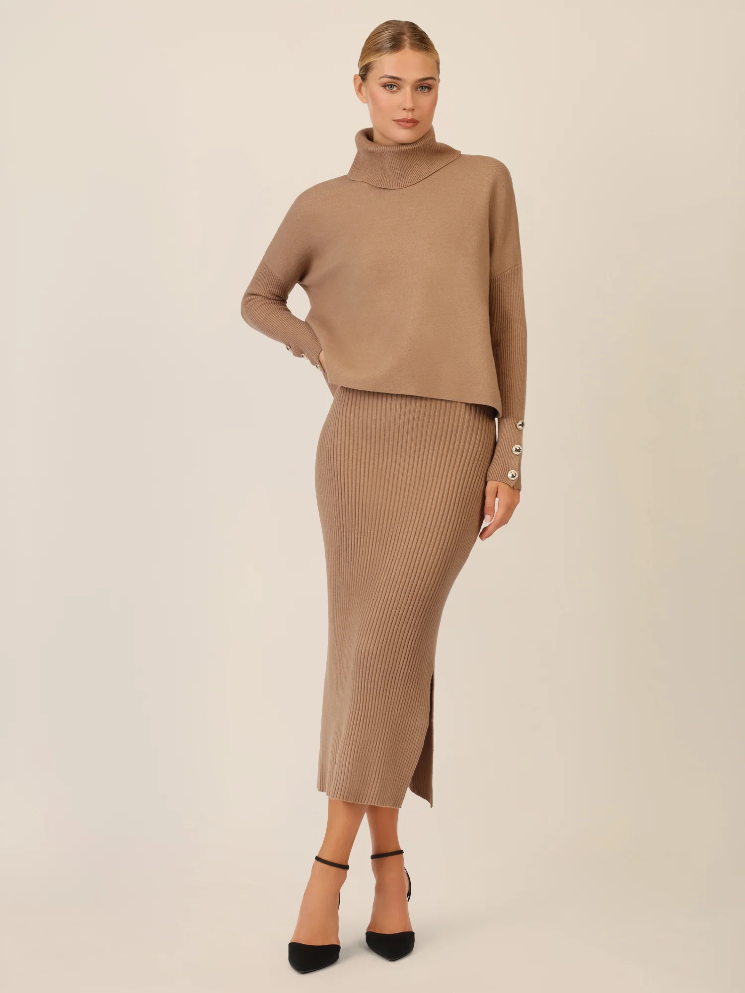 APART Oversized Pullover mit Rollkragen und Schmuckknöpfen | camel - Image 2