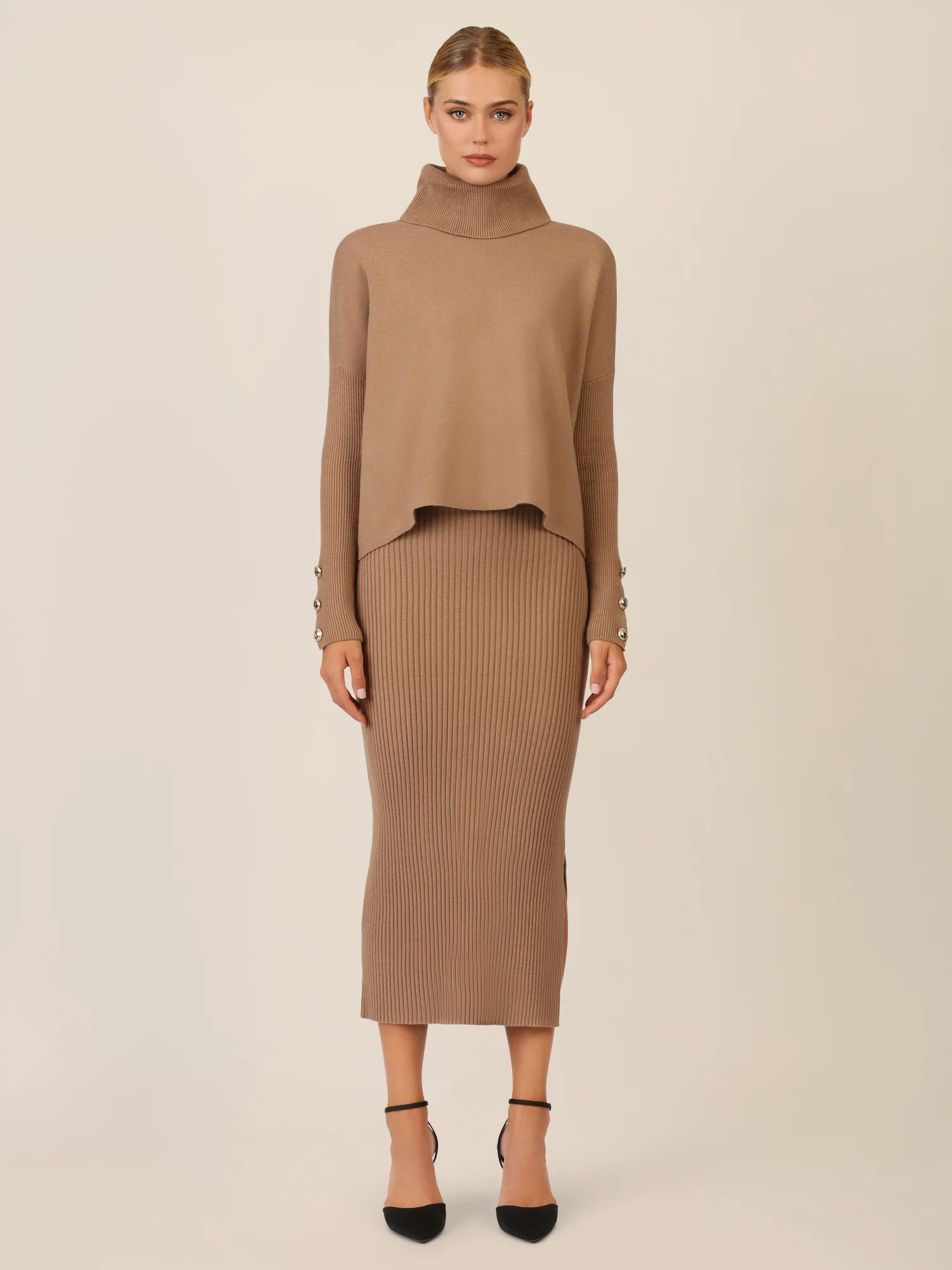 APART Oversized Pullover mit Rollkragen und Schmuckknöpfen | camel - Image 6
