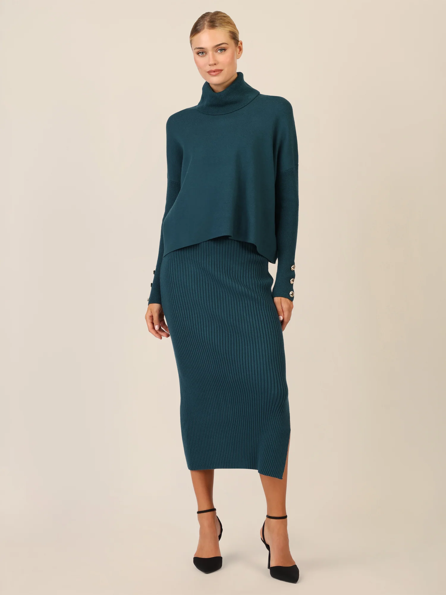 APART Oversized Pullover mit Rollkragen und Schmuckknöpfen | dunkelgrün - Image 2