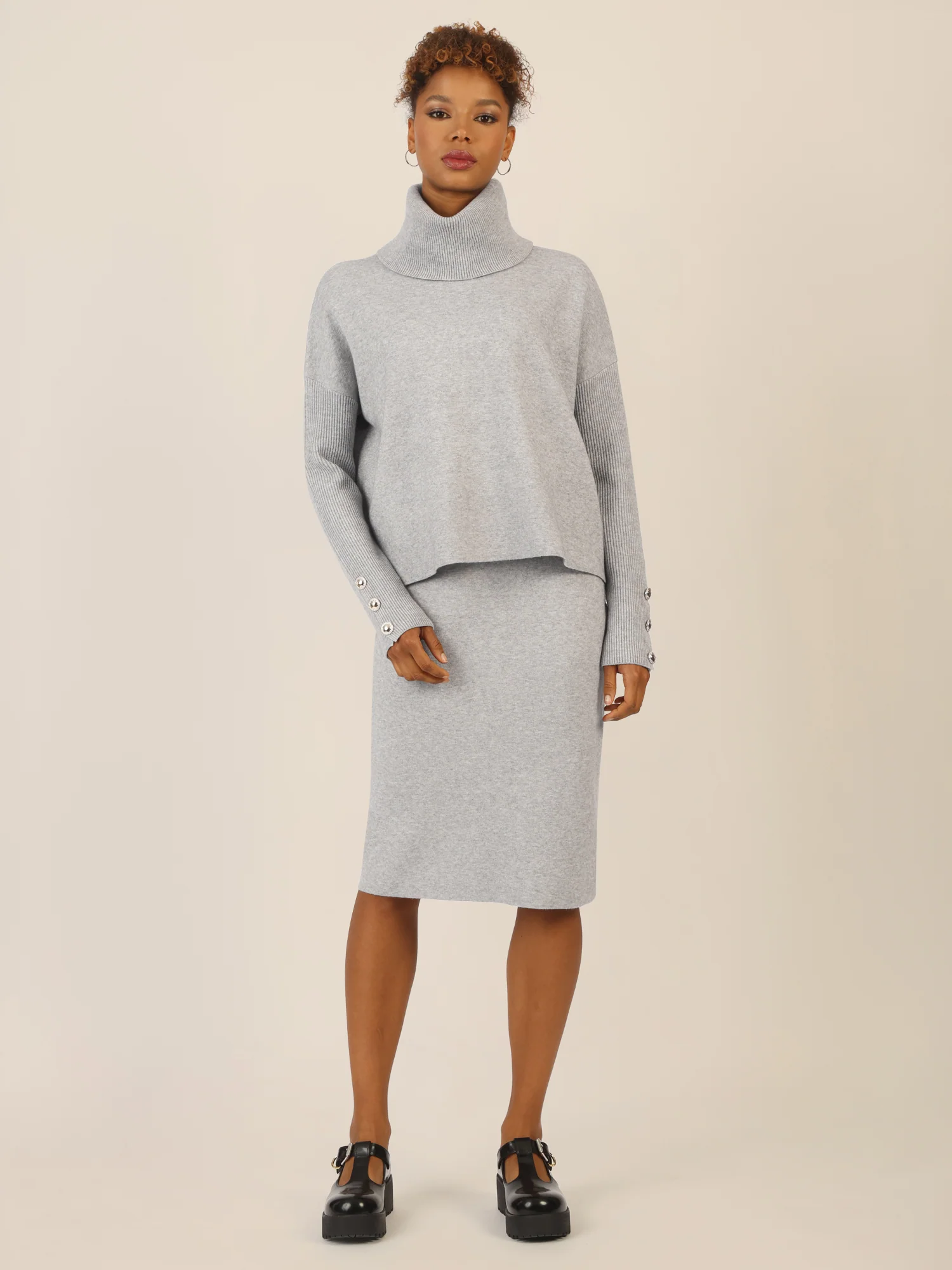 APART Oversized Pullover mit Rollkragen und Schmuckknöpfen | graumeliert - Image 7