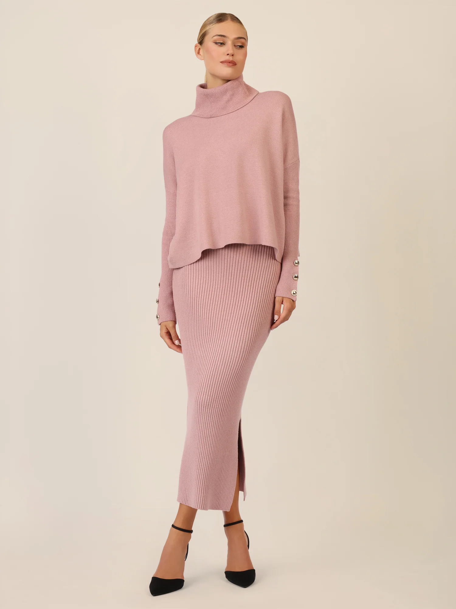 APART Oversized Pullover mit Rollkragen und Schmuckknöpfen | mauve - Image 2