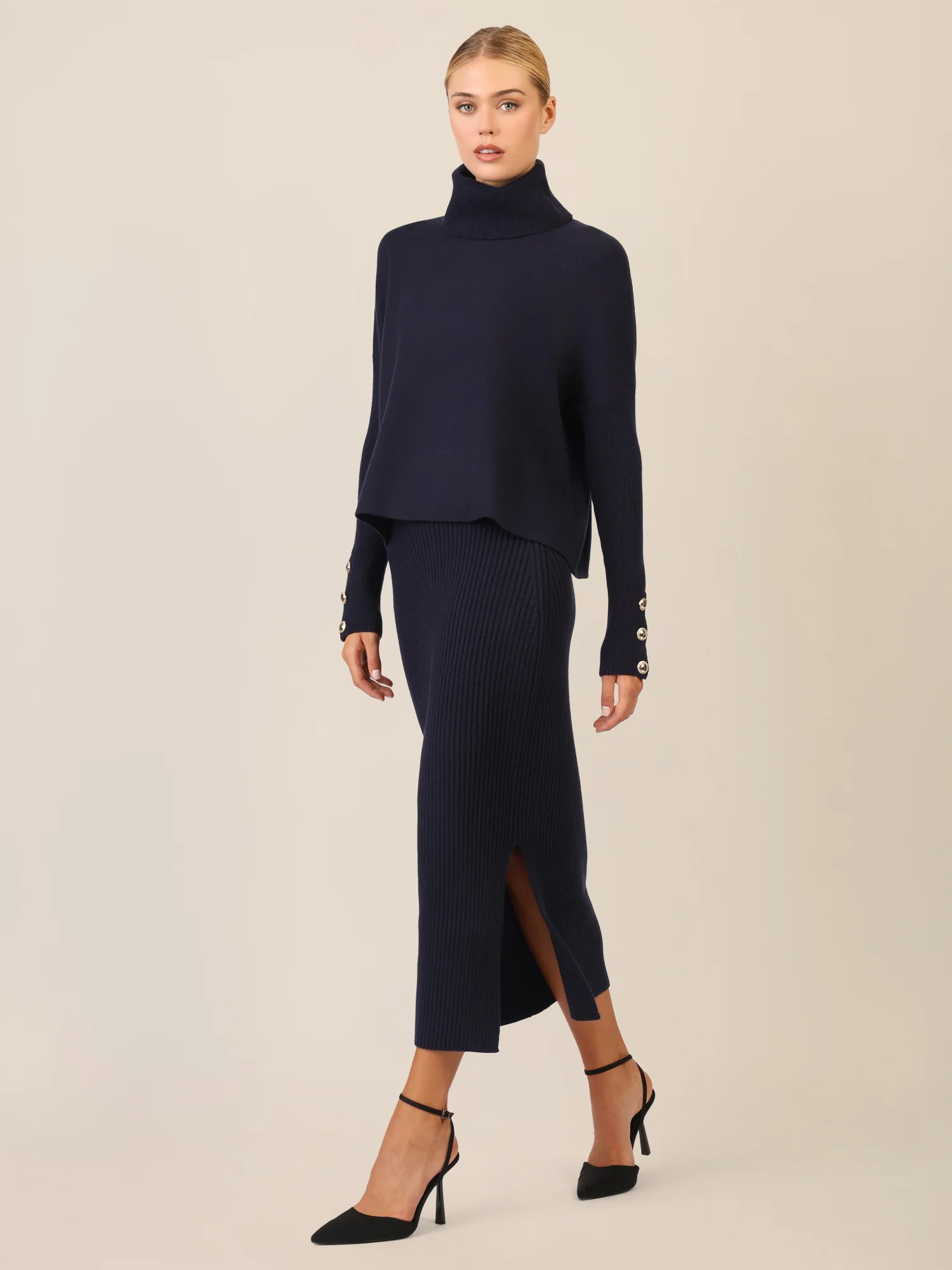 APART Oversized Pullover mit Rollkragen und Schmuckknöpfen | nachtblau - Image 2