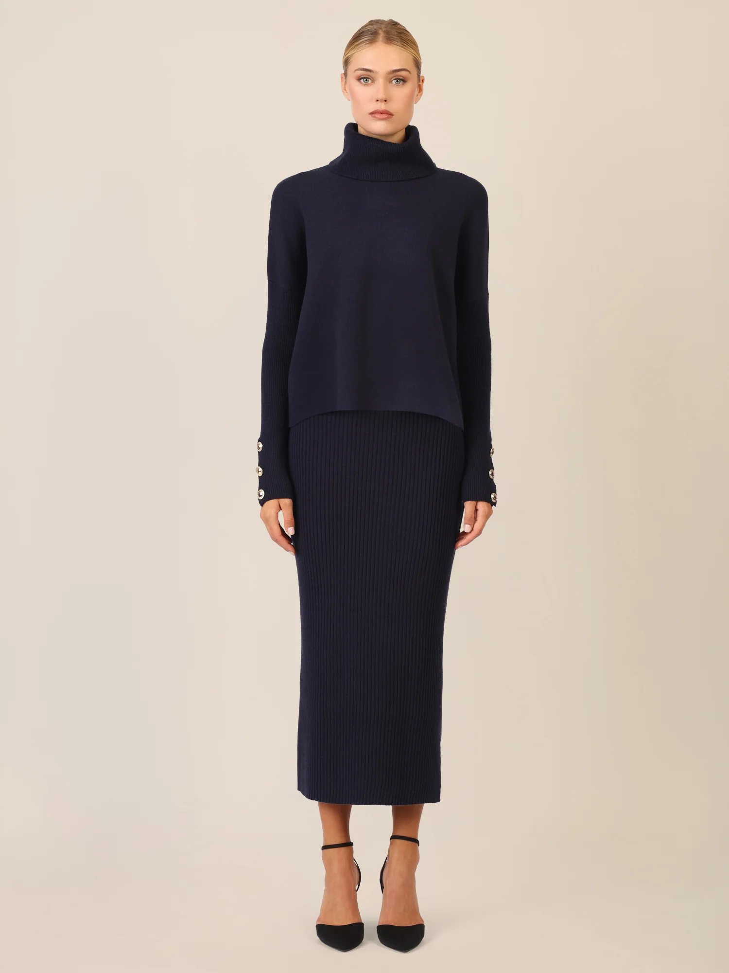 APART Oversized Pullover mit Rollkragen und Schmuckknöpfen | nachtblau - Image 6