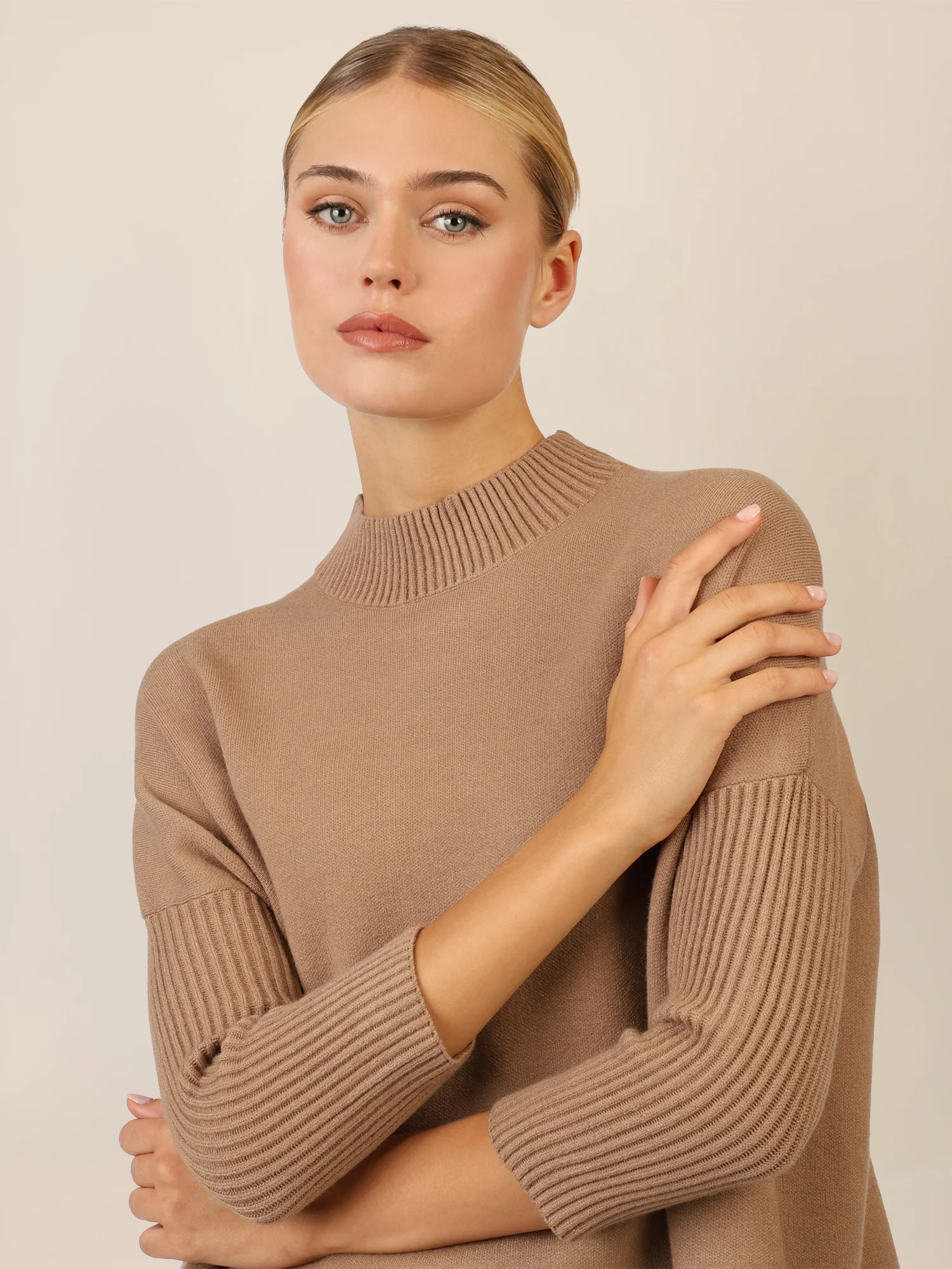 APART Oversized Pullover mit Stehkragen und Rippenstruktur | camel - Image 5