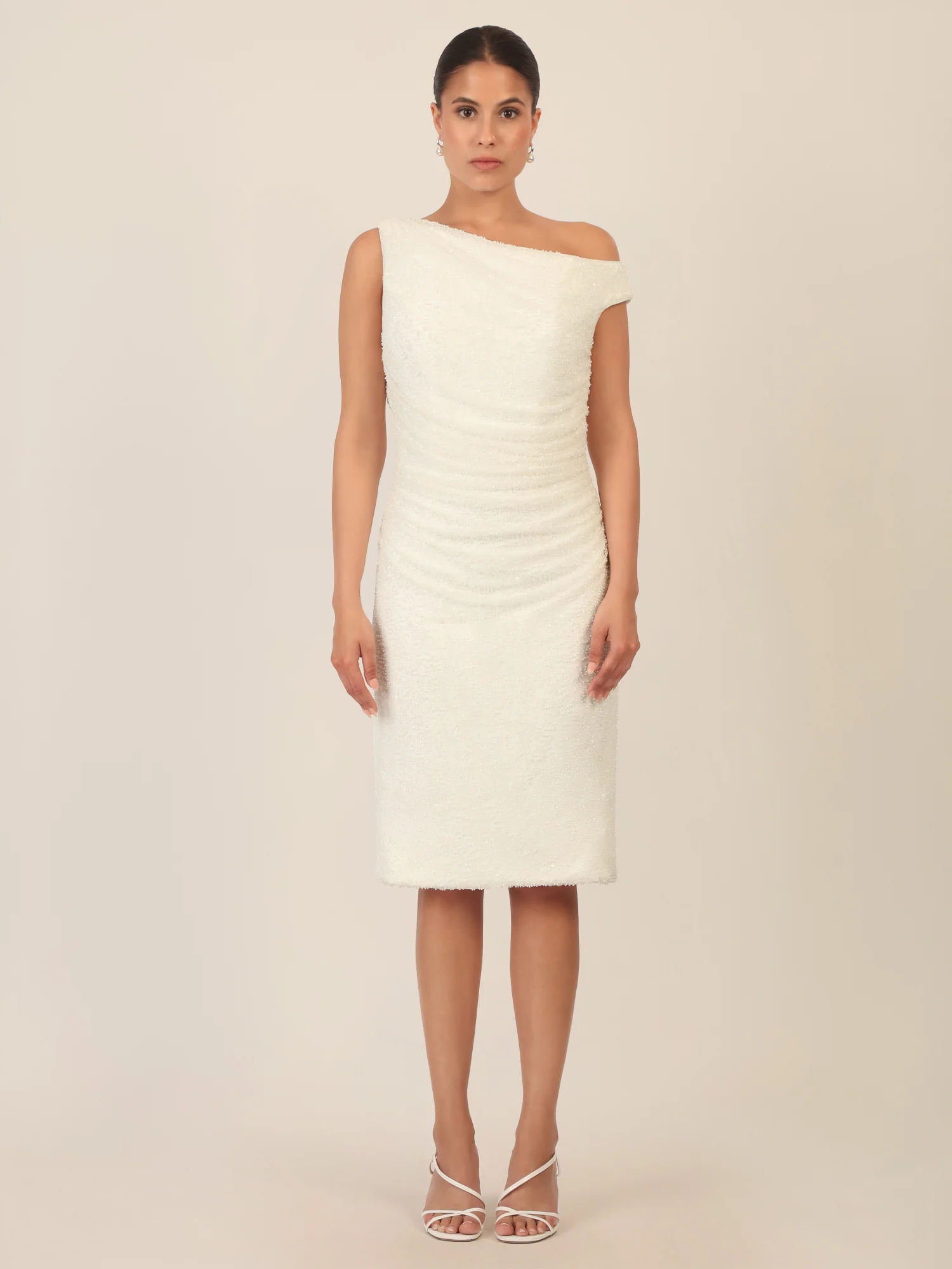 APART Perlenbesticktes Abendkleid mit Raffungen | creme - Image 5