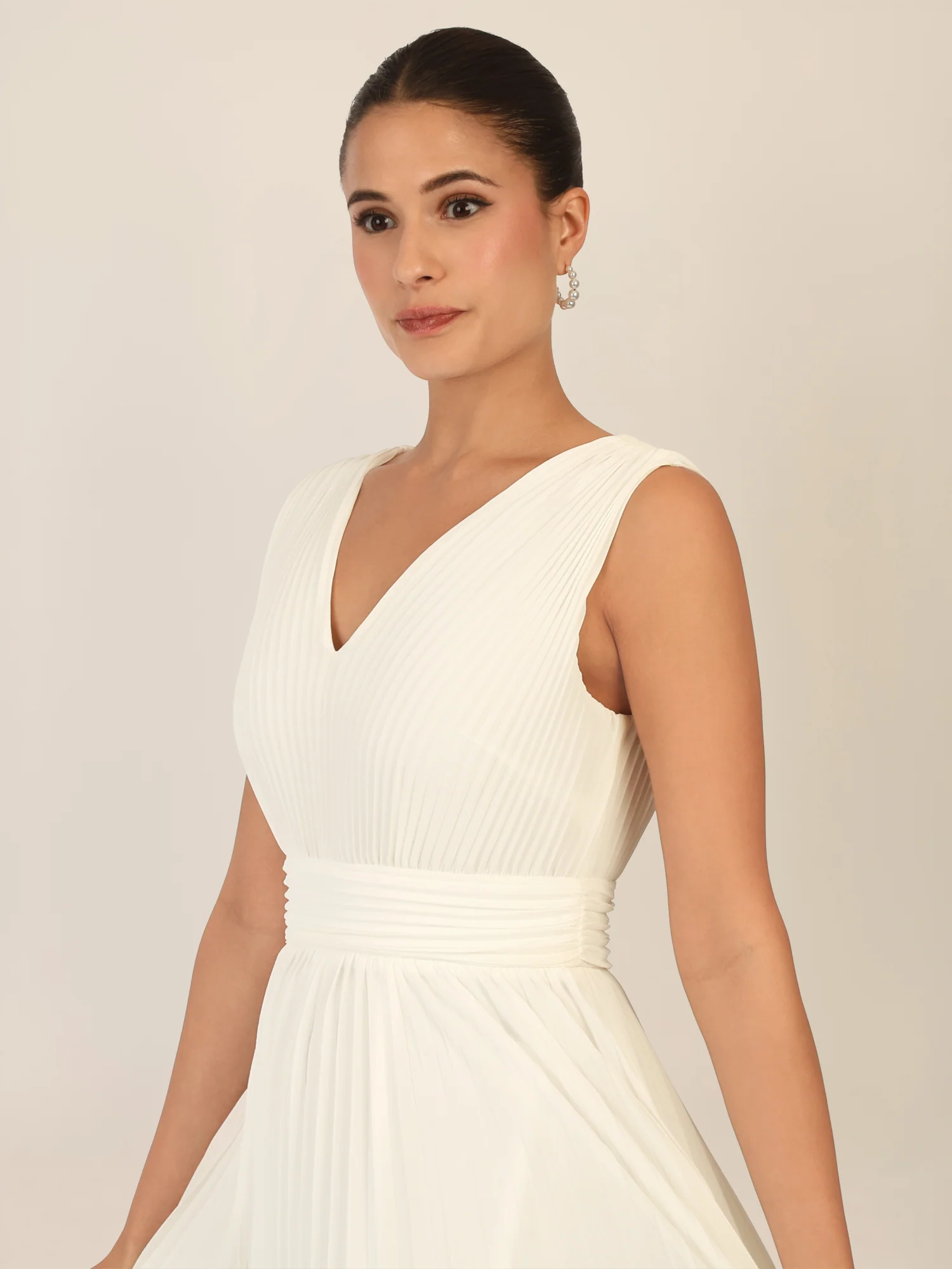 APART Plisseekleid mit Stufenrock und Spitze | creme - Image 4