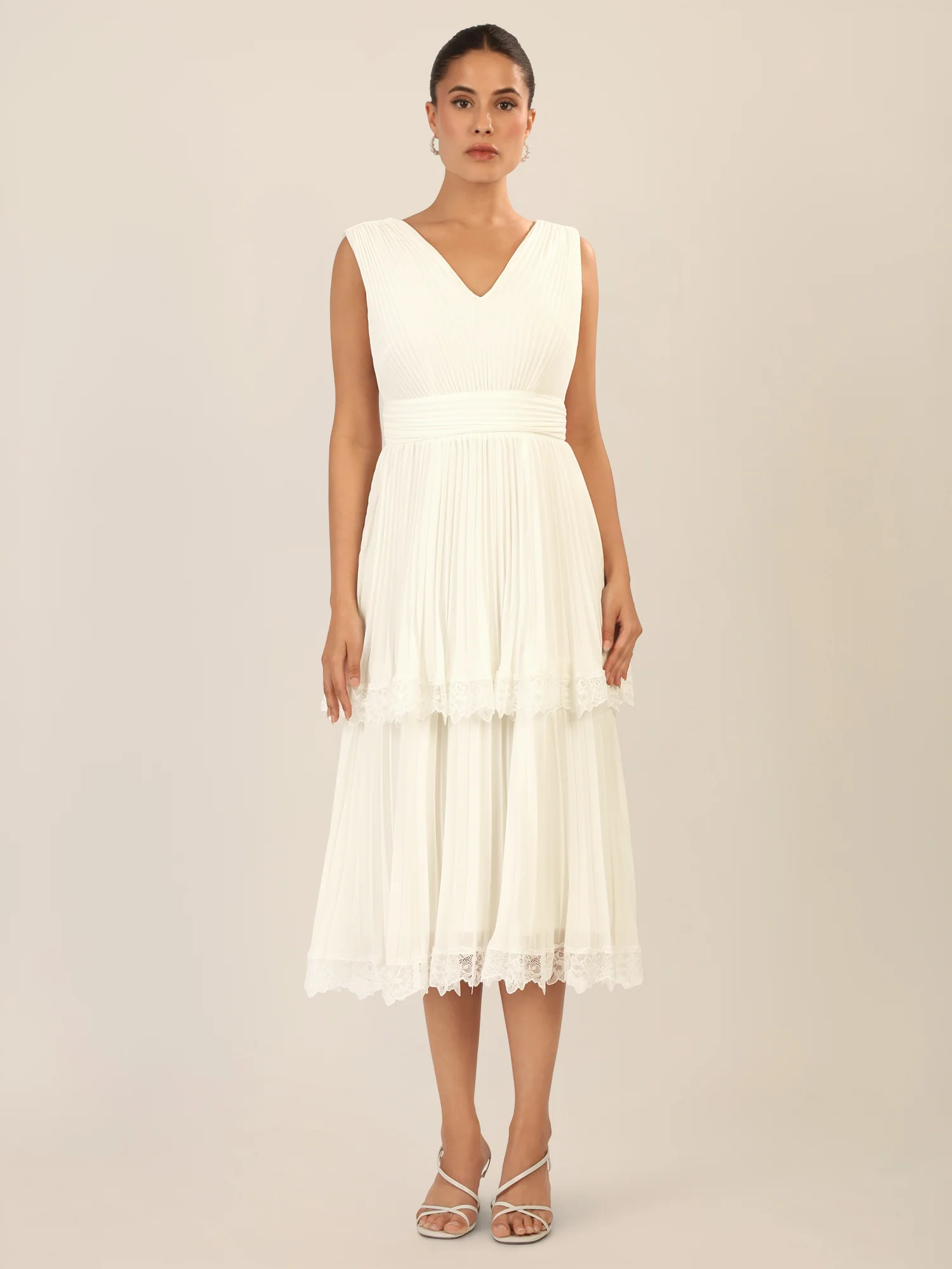 APART Plisseekleid mit Stufenrock und Spitze | creme - Image 5