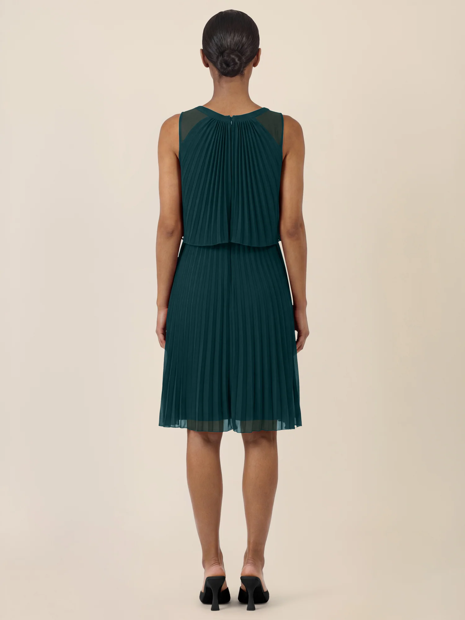 APART Plissiertes Chiffonkleid mit doppellagigem Oberteil | emerald - Image 2