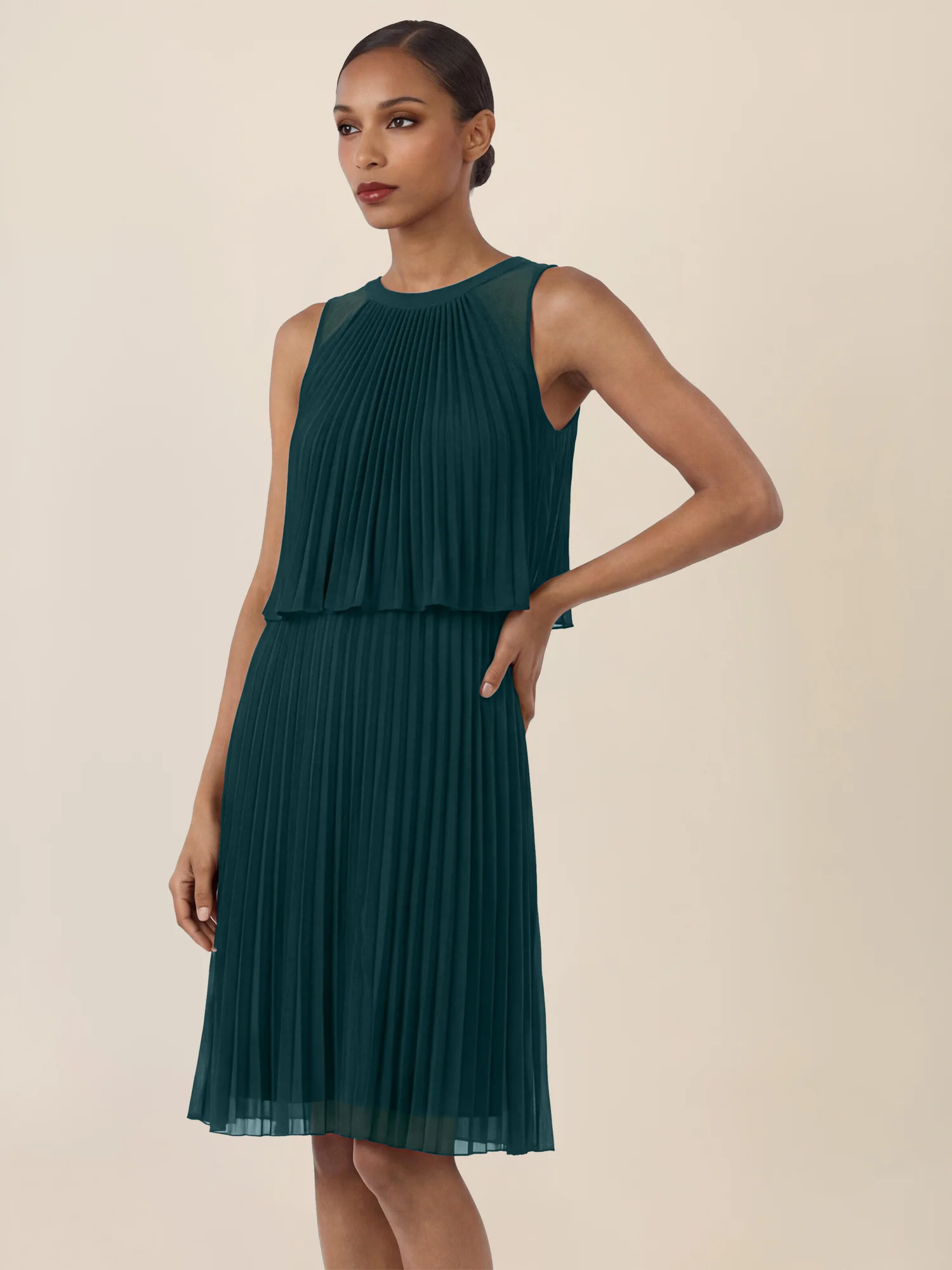 APART Plissiertes Chiffonkleid mit doppellagigem Oberteil | emerald - Image 4
