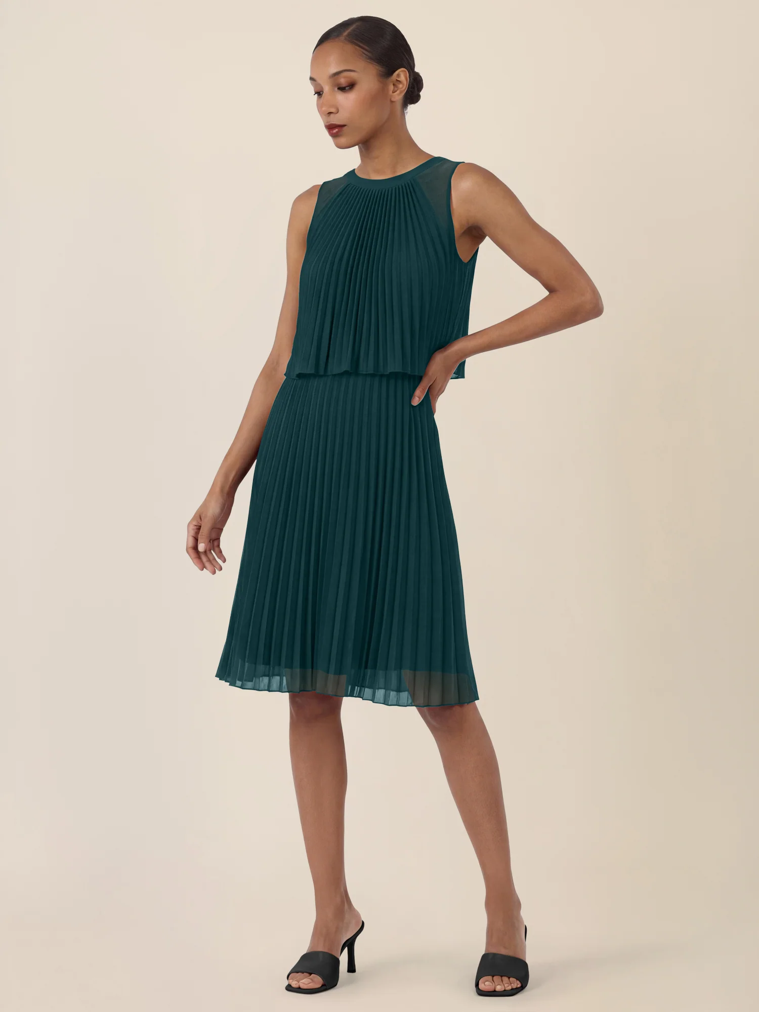 APART Plissiertes Chiffonkleid mit doppellagigem Oberteil | emerald - Image 6