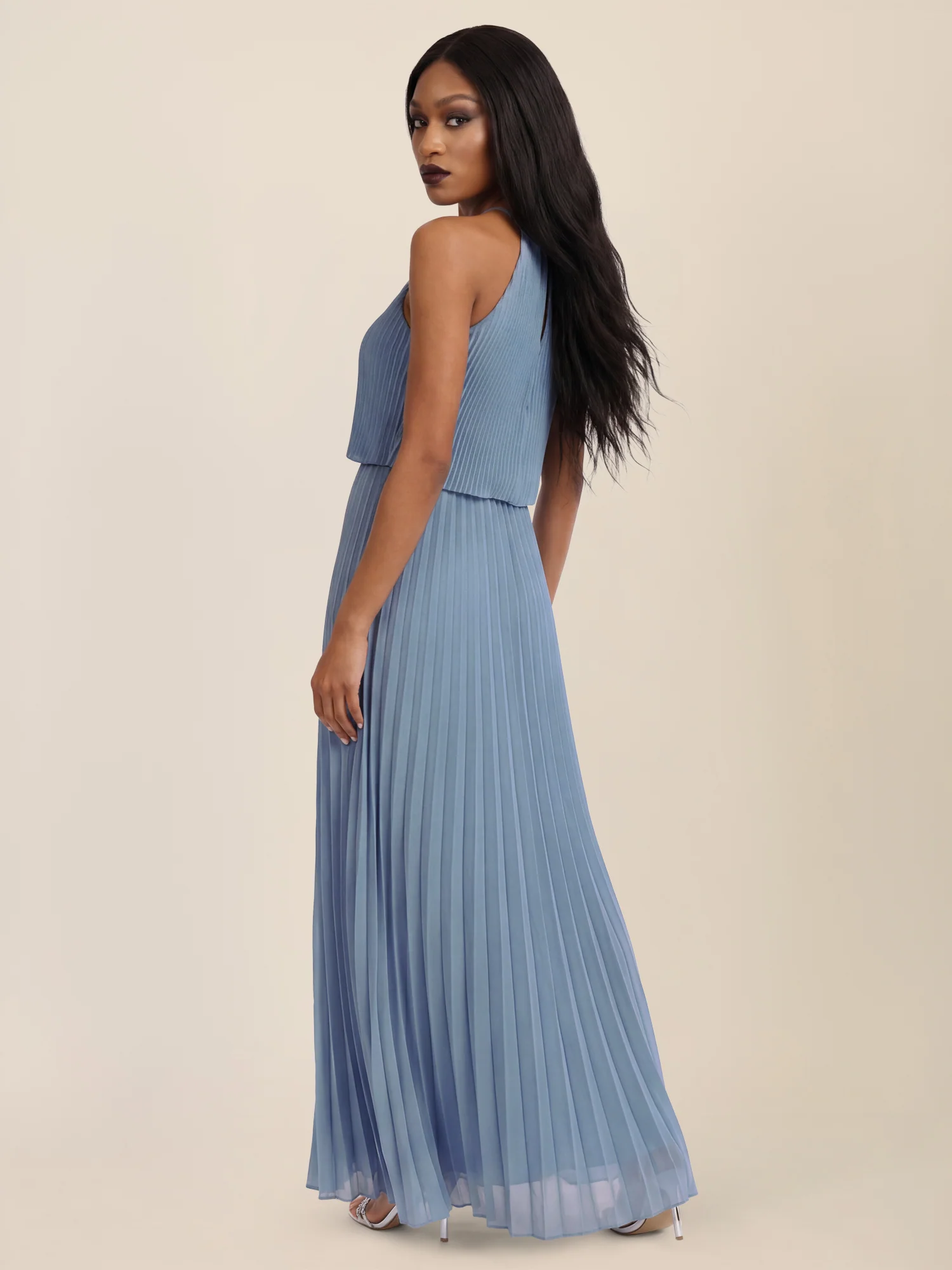 APART Plissiertes Chiffonkleid mit Neckholder | rauchblau - Image 2