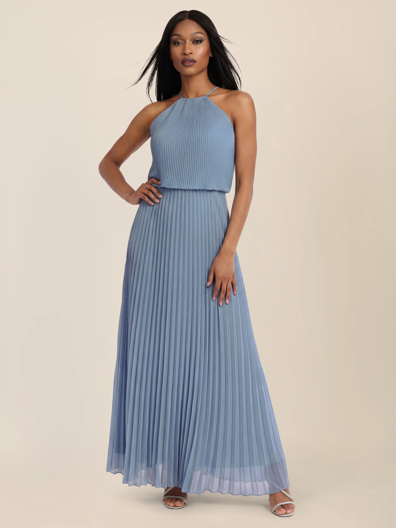 APART Plissiertes Chiffonkleid mit Neckholder | rauchblau - Image 5