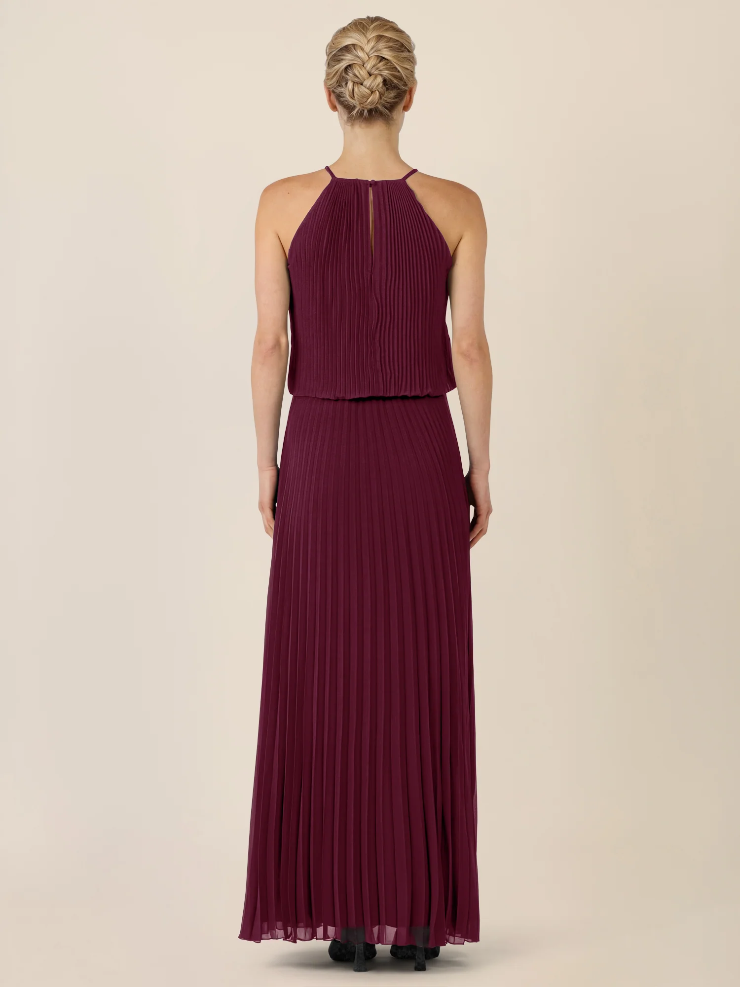 APART Plissiertes Chiffonkleid mit Neckholder | weinrot - Image 2