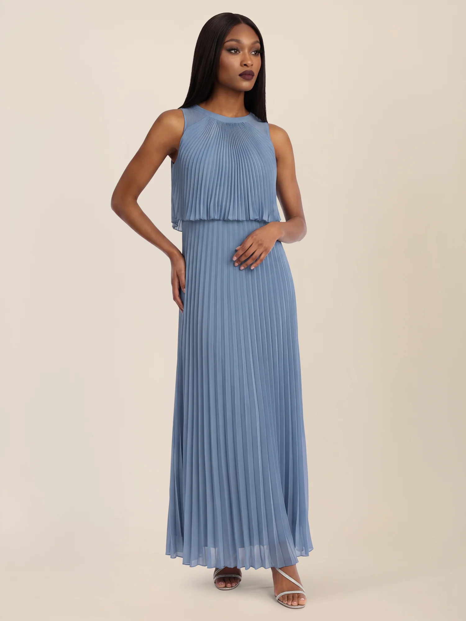 APART Plissiertes Maxikleid mit Doppellagen-Effekt | rauchblau - Image 5
