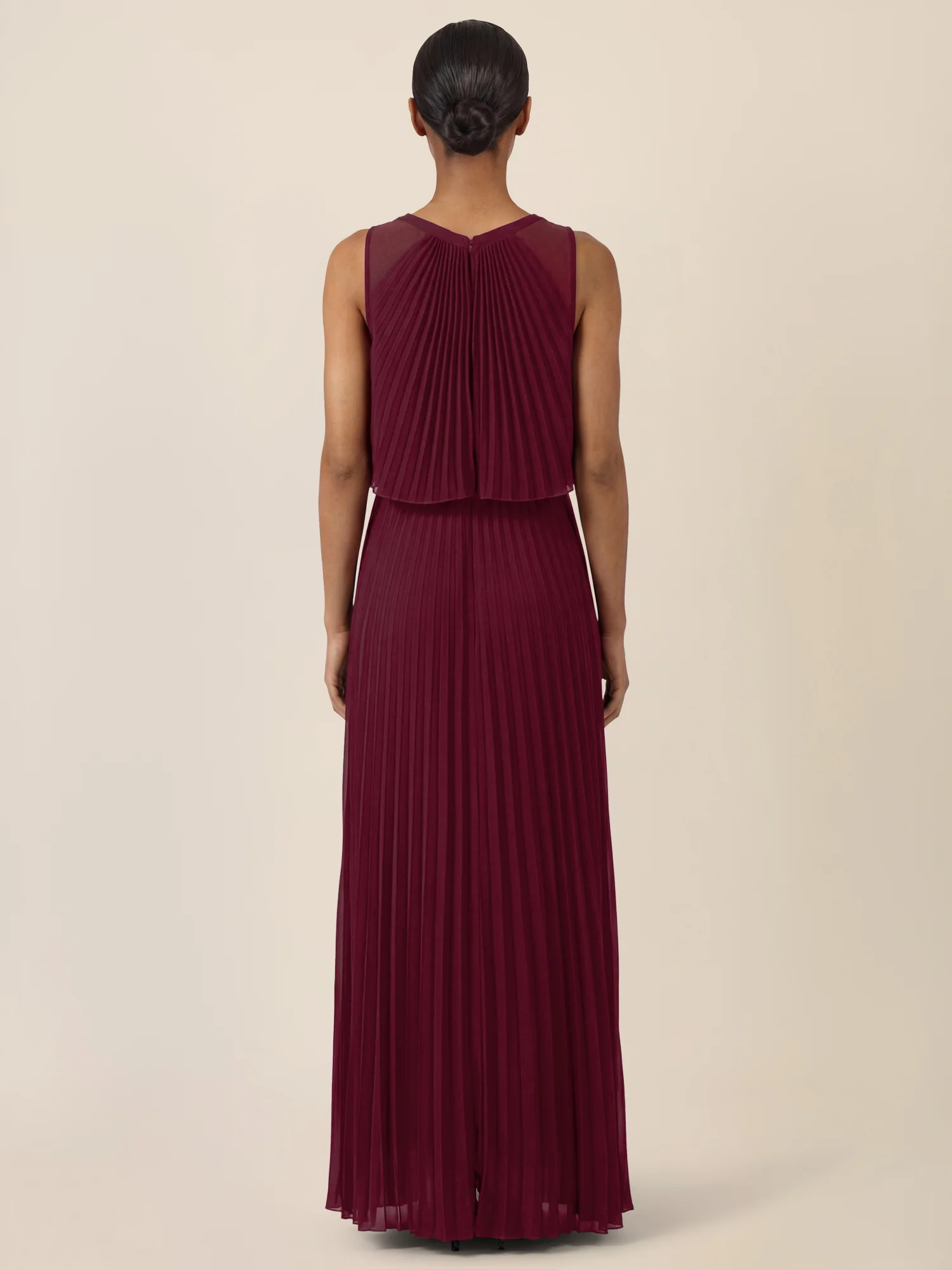 APART Plissiertes Maxikleid mit Doppellagen-Effekt | weinrot - Image 2