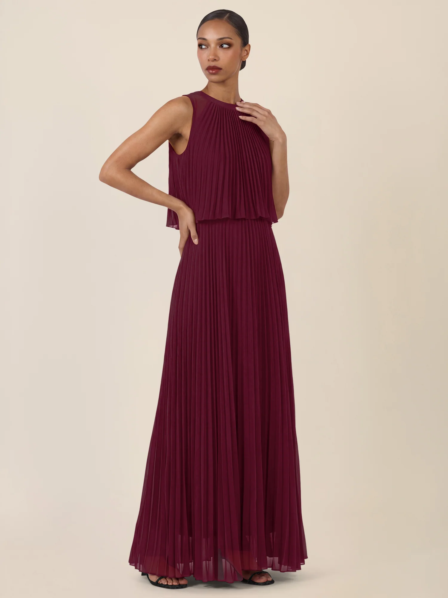 APART Plissiertes Maxikleid mit Doppellagen-Effekt | weinrot - Image 5