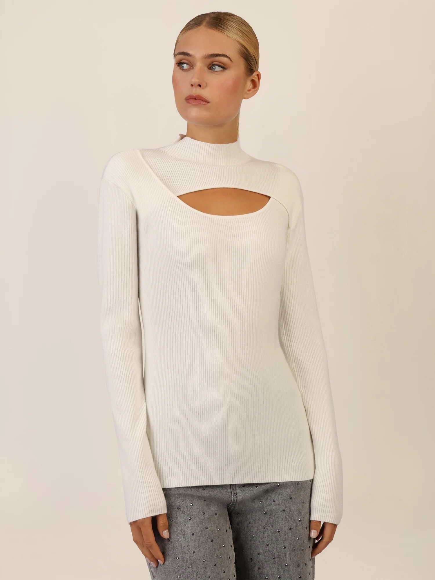 APART Pullover mit Cut-out-Detail | creme