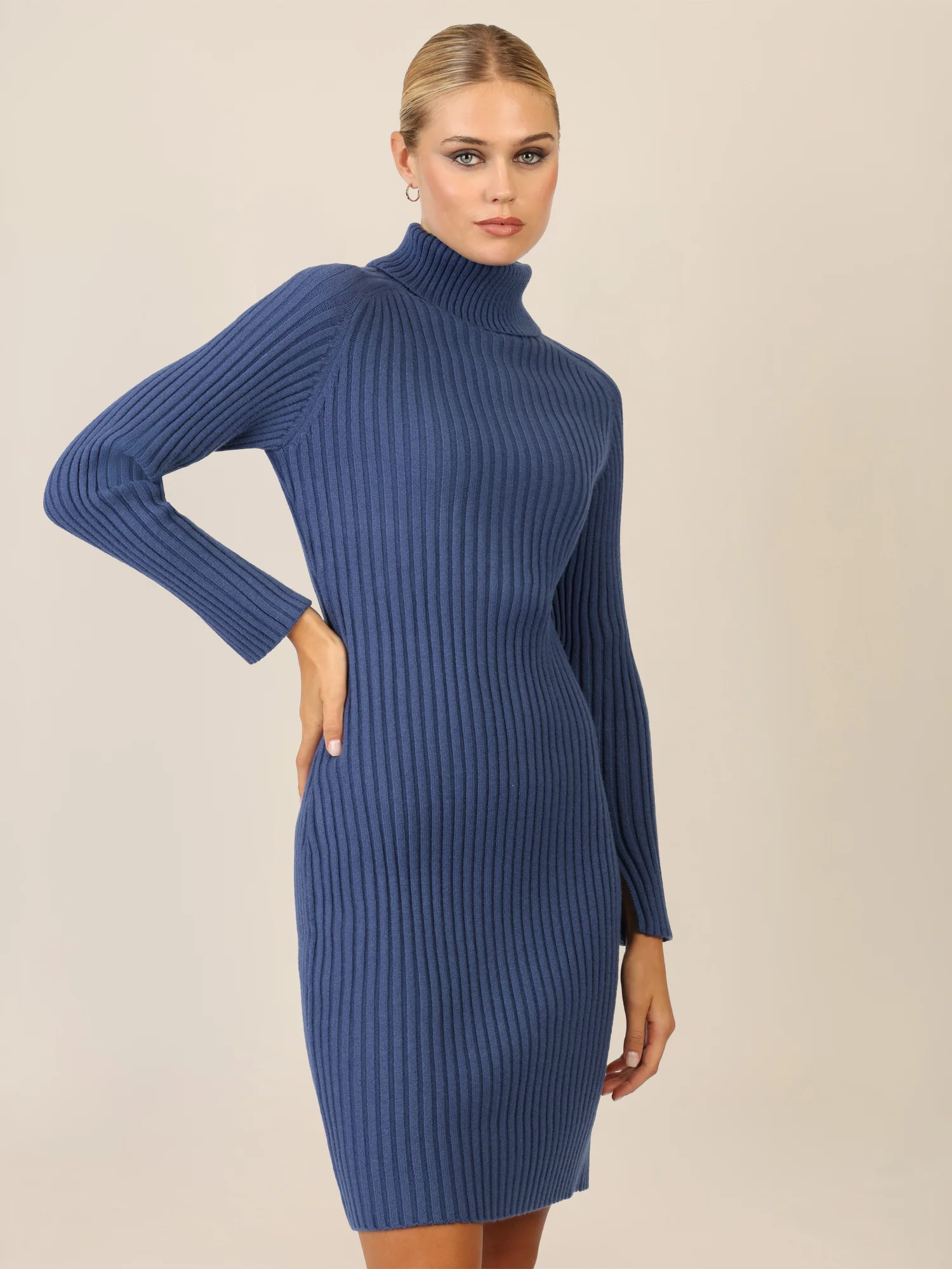 APART Rippenstrickkleid mit Rollkragen | mittelblau - Image 4