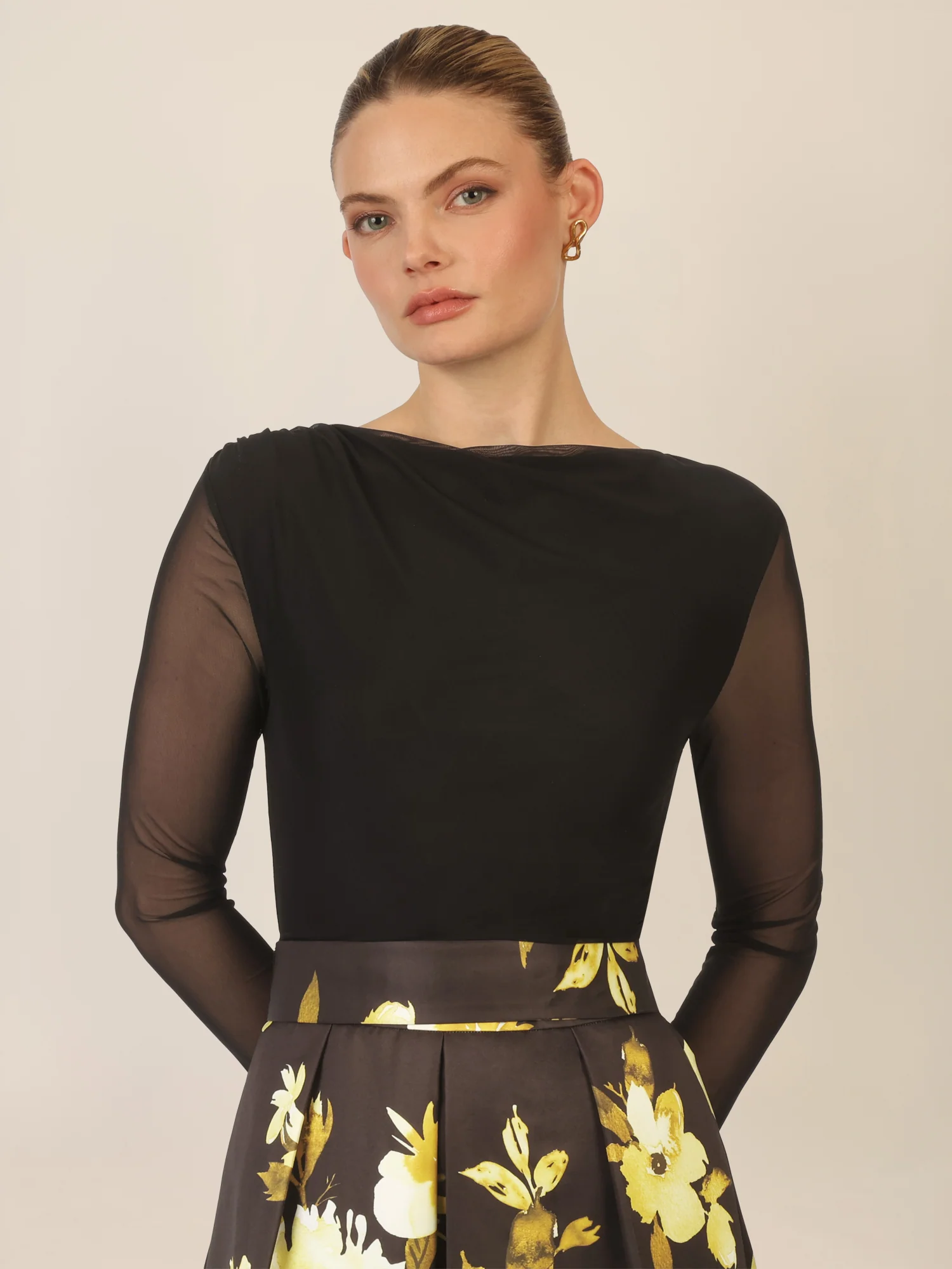 APART Satin-Meshkleid in femininer Zweiteiler-Optik | schwarz-multicolor - Image 4