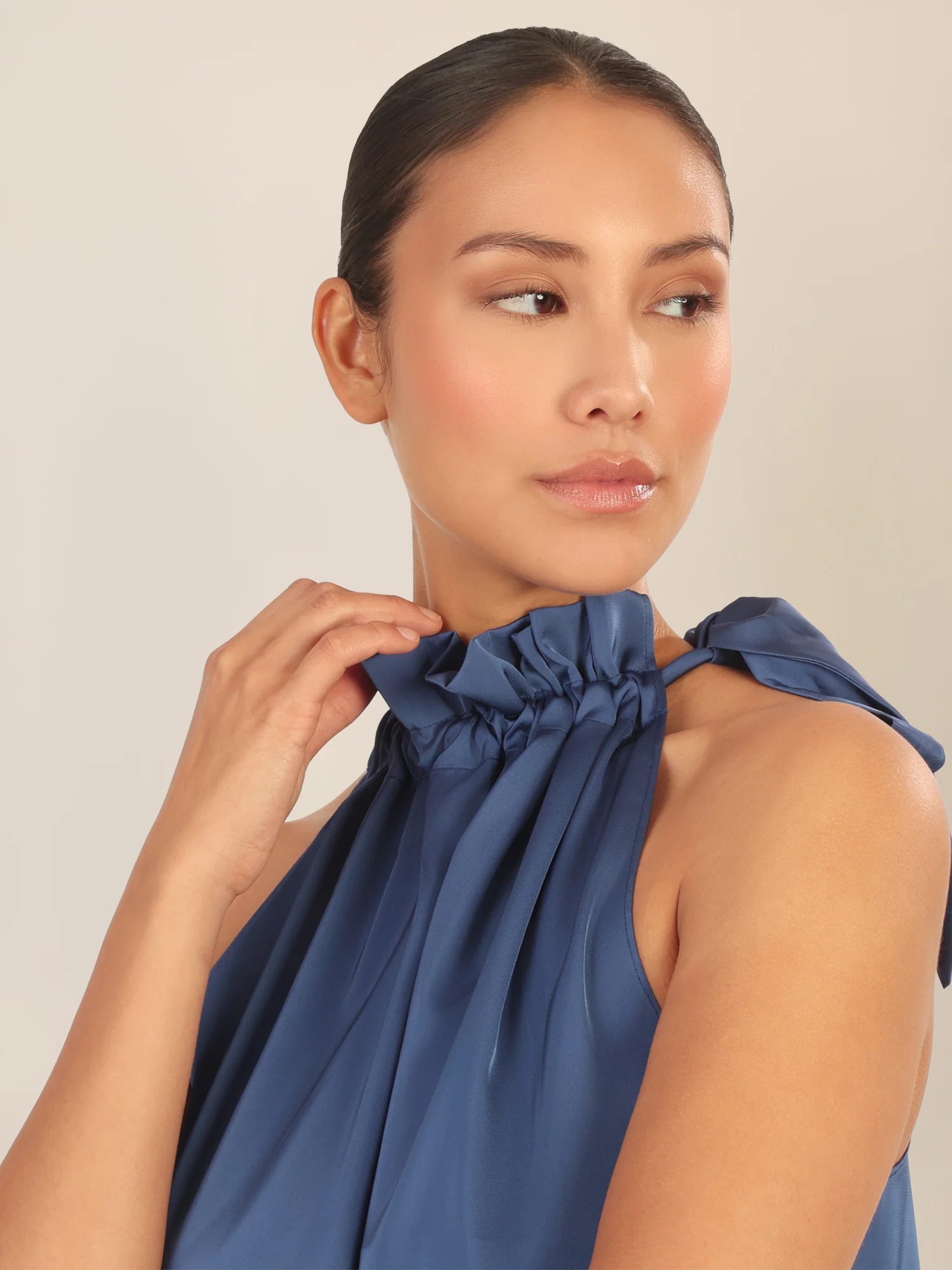 APART Satinblusentop aus einer mattglänzenden, elastischen Satin Ware | mittelblau - Image 5