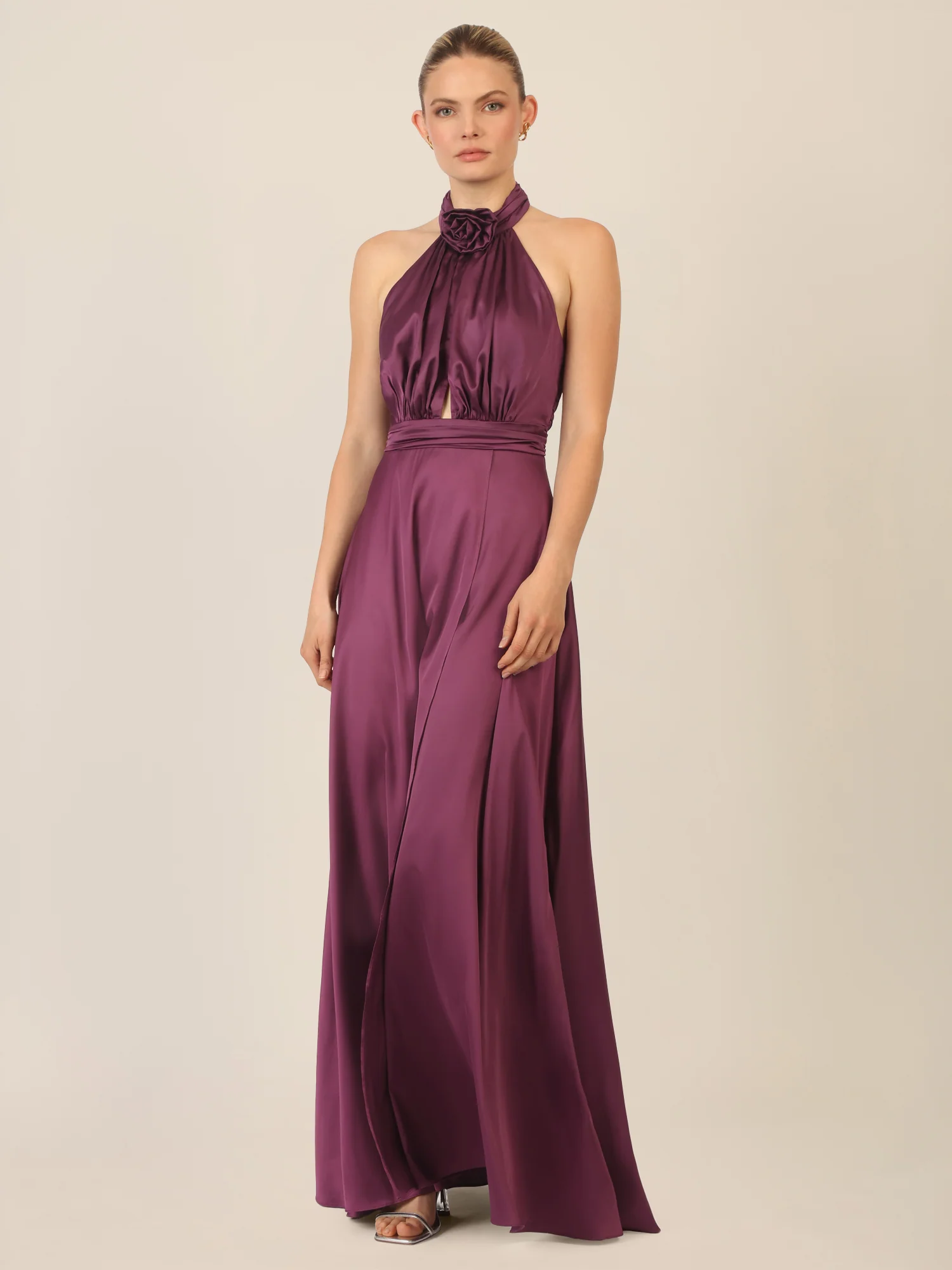 APART Satinkleid mit Neckholder und Drapierung | dunkel lila