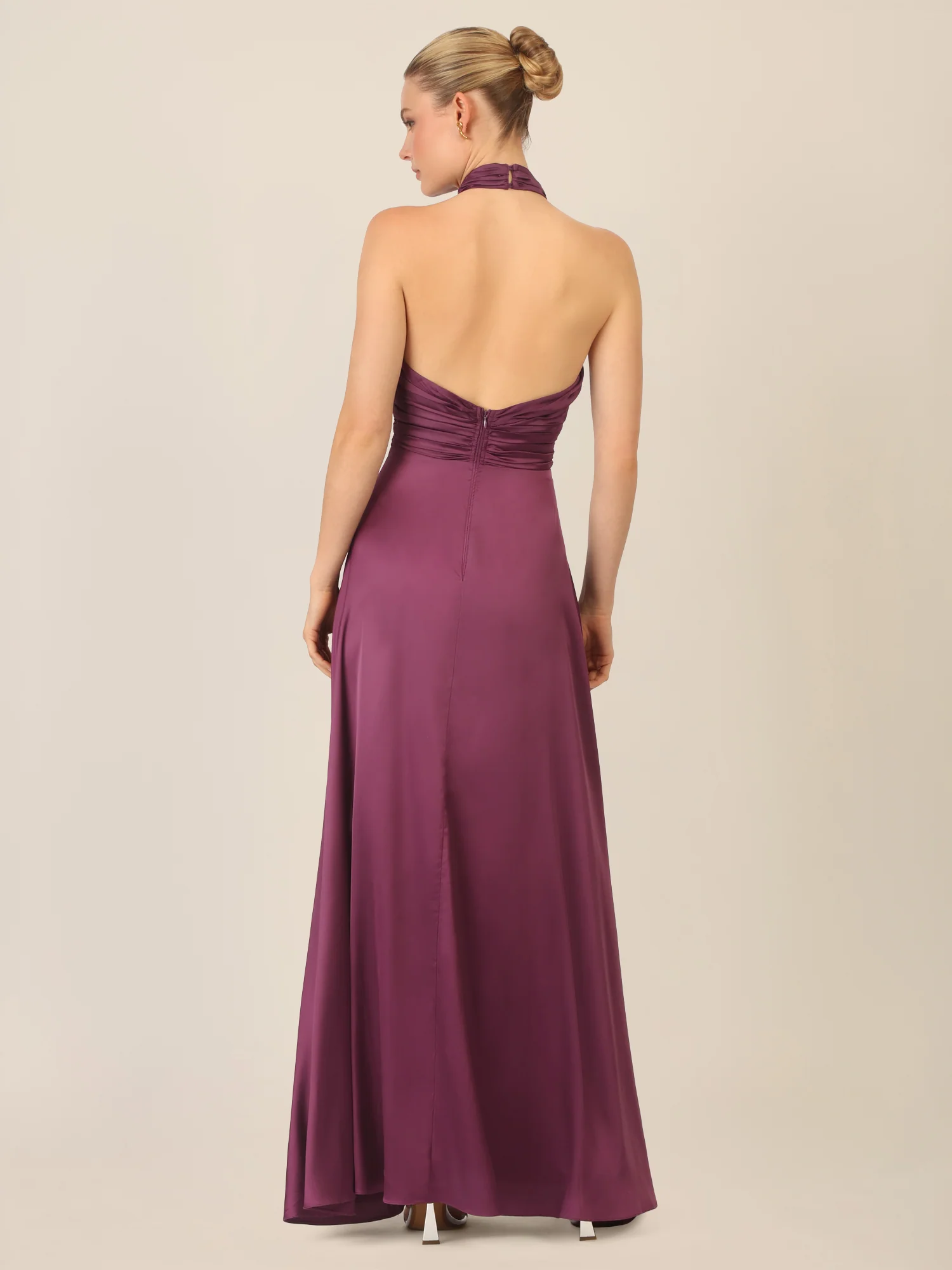APART Satinkleid mit Neckholder und Drapierung | dunkel lila - Image 2