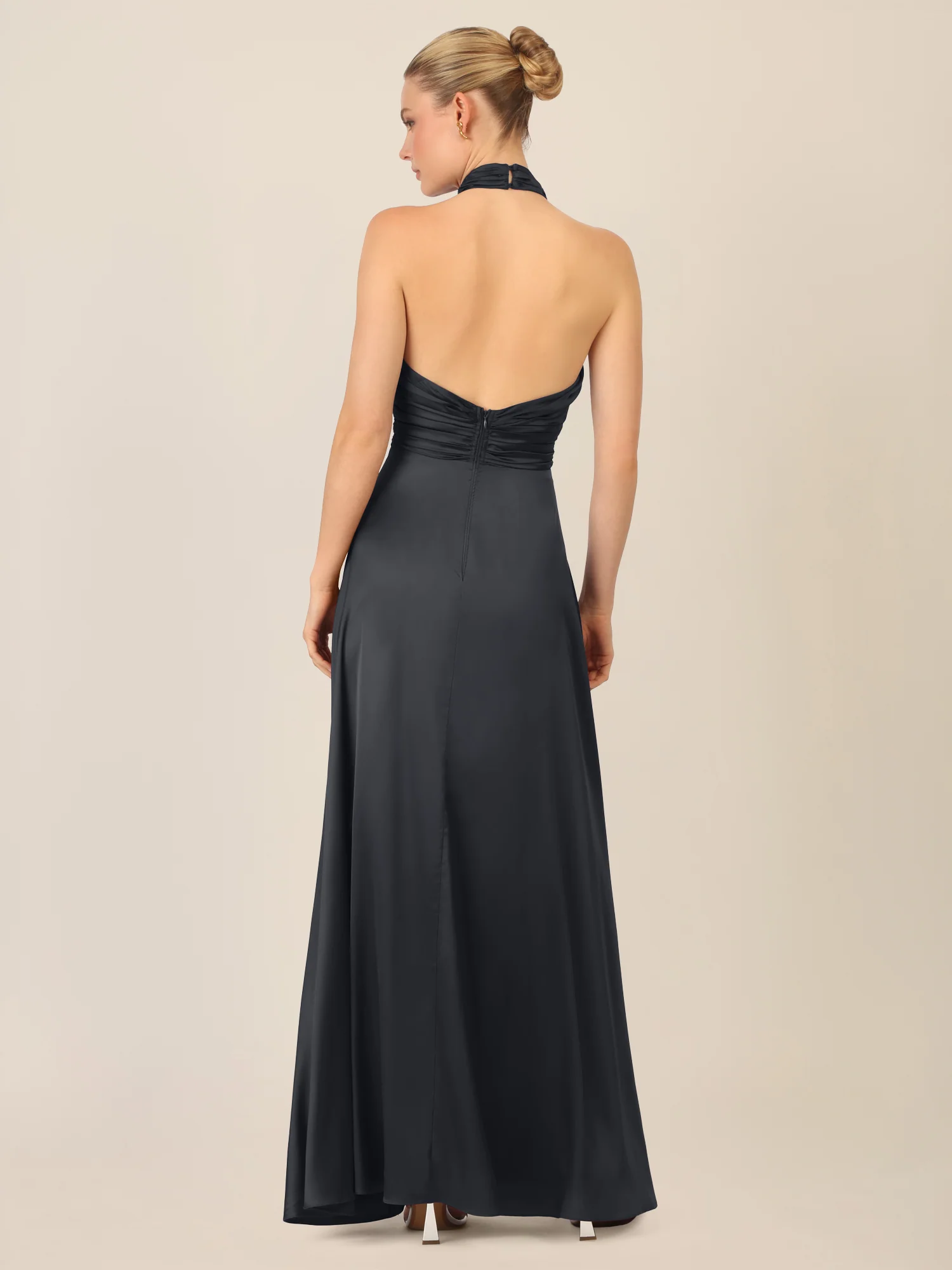 APART Satinkleid mit Neckholder und Drapierung | schwarz - Image 2