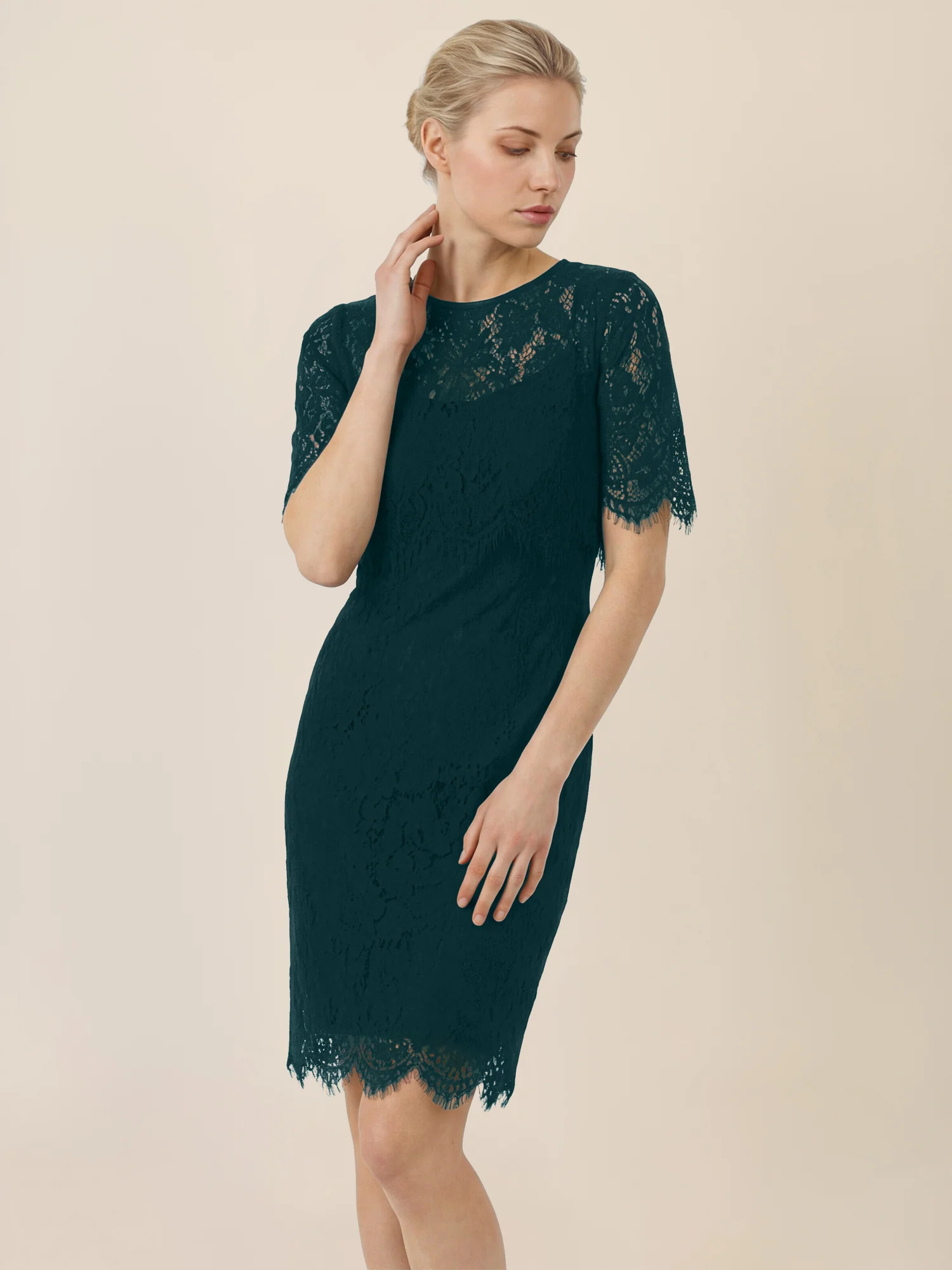 APART Schmal geschnittenes Kleid mit Taillennaht | emerald - Image 4