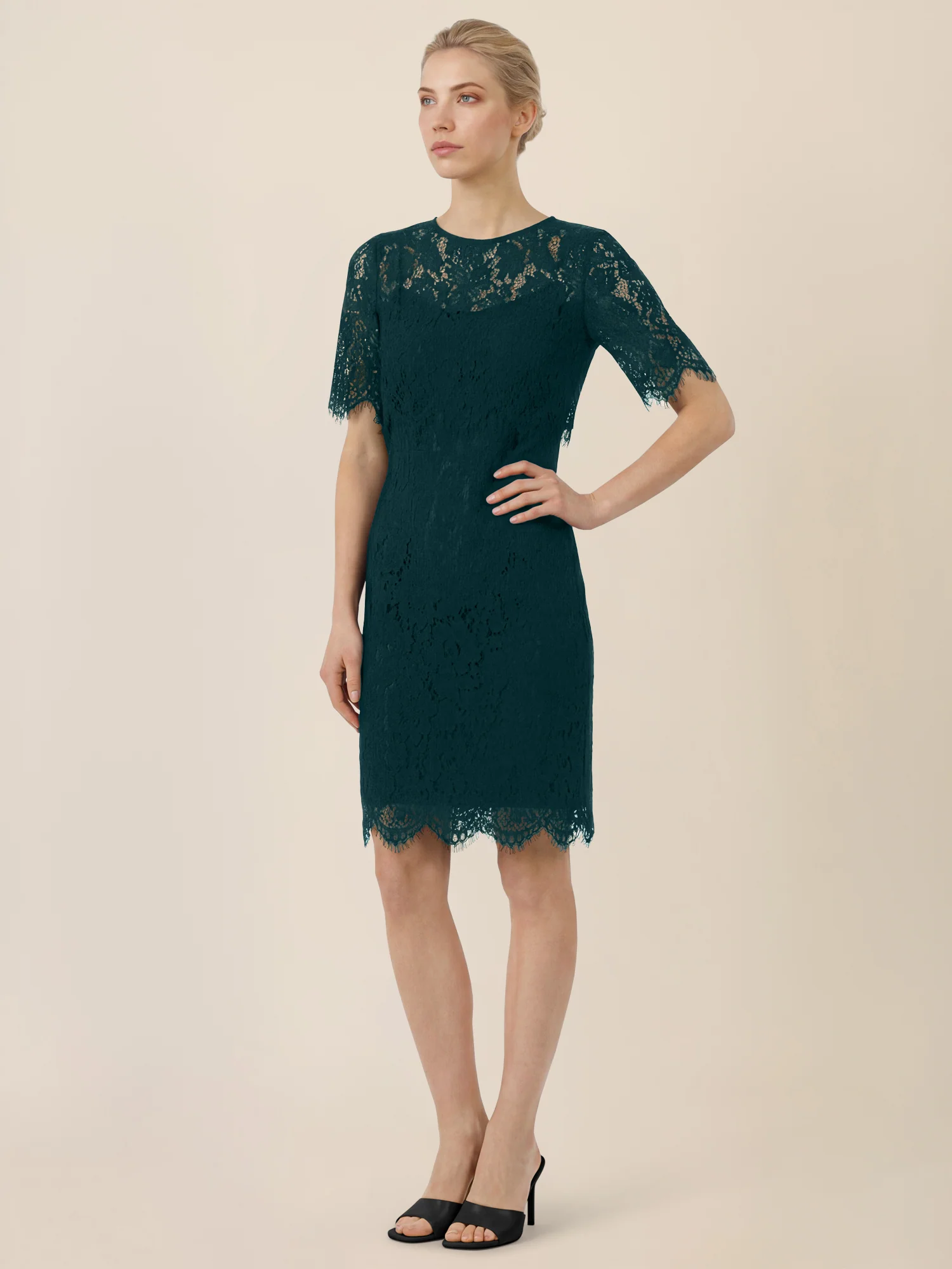 APART Schmal geschnittenes Kleid mit Taillennaht | emerald - Image 6
