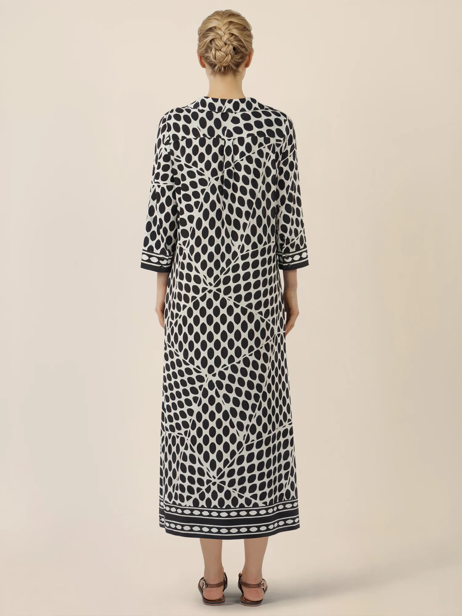 APART Shirtkleid mit V-Ausschnitt und Grafikmuster | schwarz-creme - Image 2