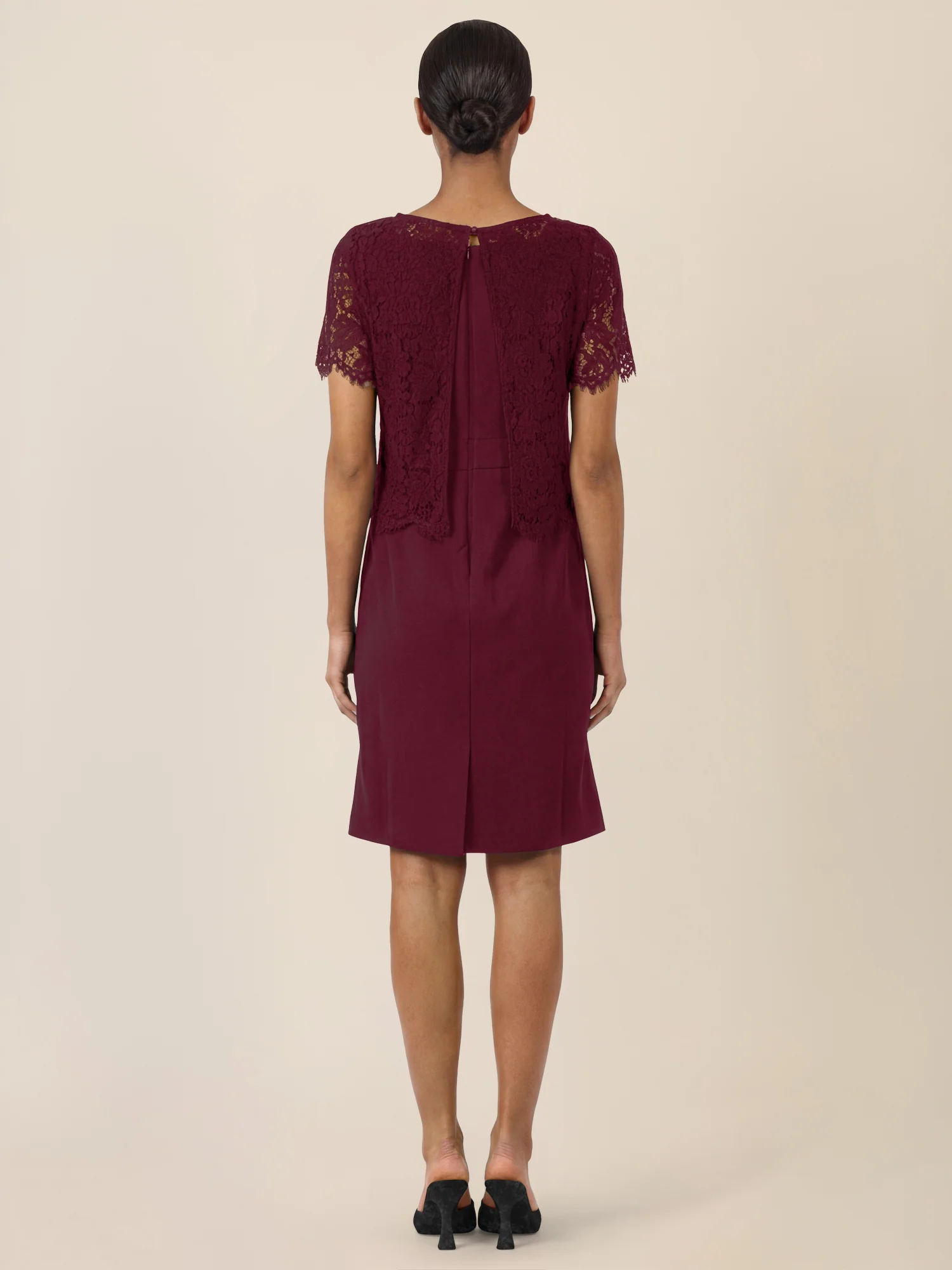 APART Spitzenkleid mit eleganter Doppellage | weinrot - Image 2