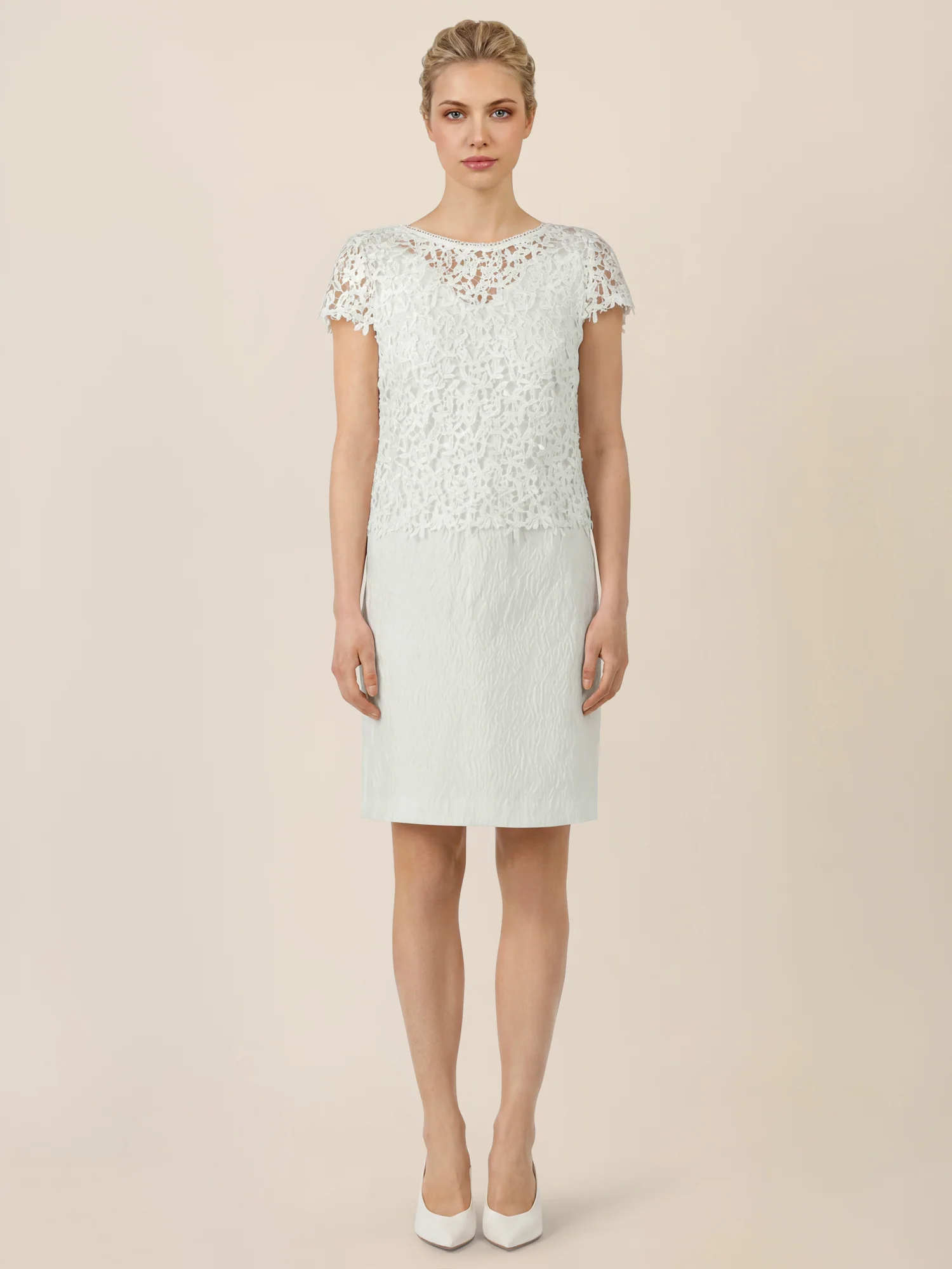 APART Spitzenkleid mit floraler Struktur | creme
