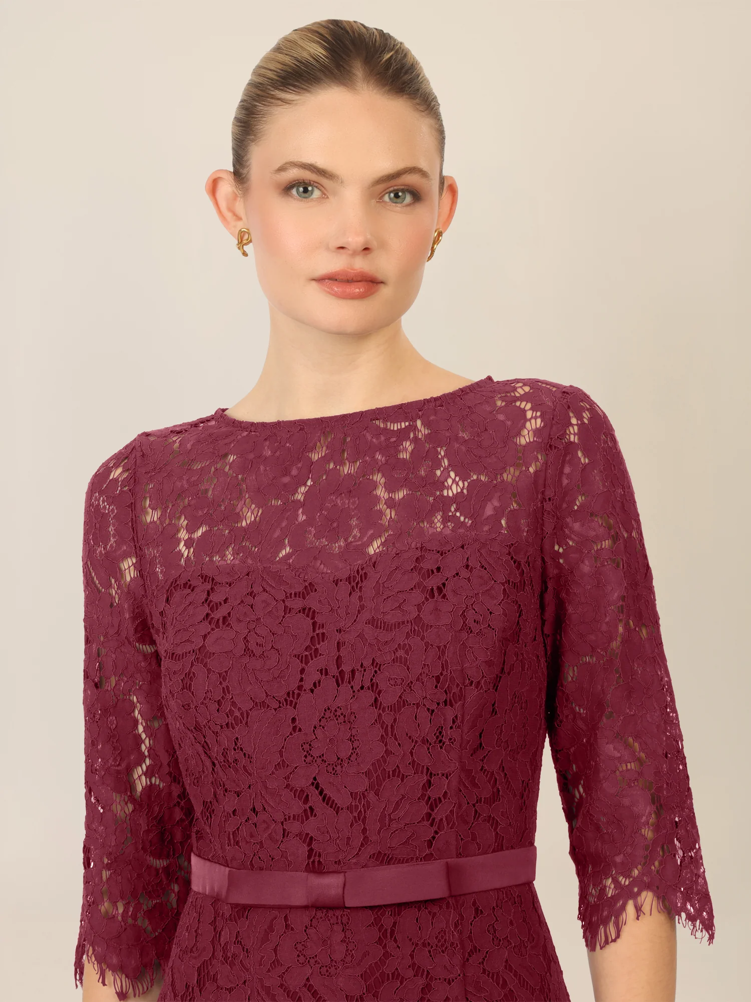 APART Spitzenkleid mit Schleifen-Gürtel | bordeauxrot - Image 4