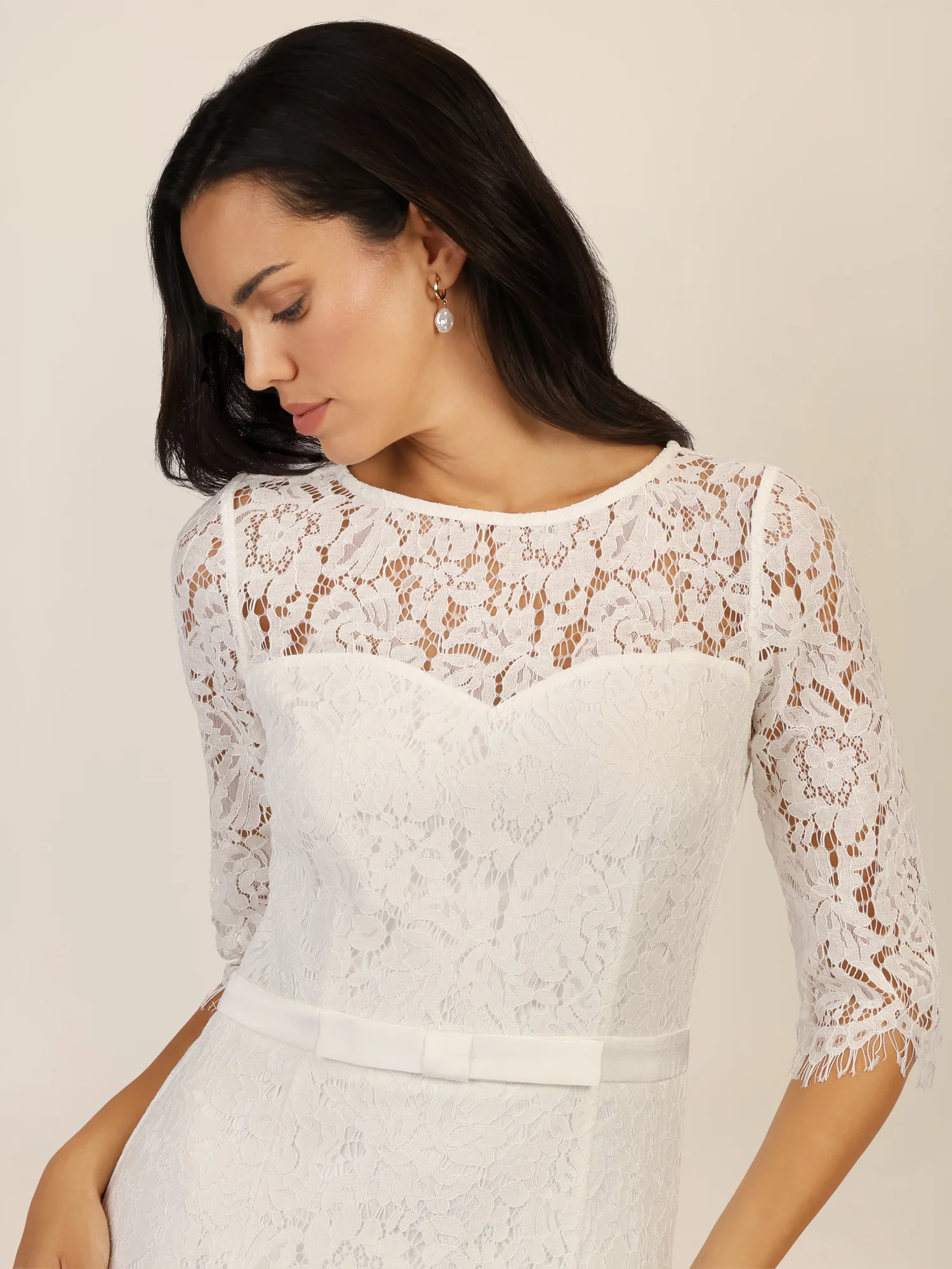 APART Spitzenkleid mit Schleifen-Gürtel | creme - Image 5