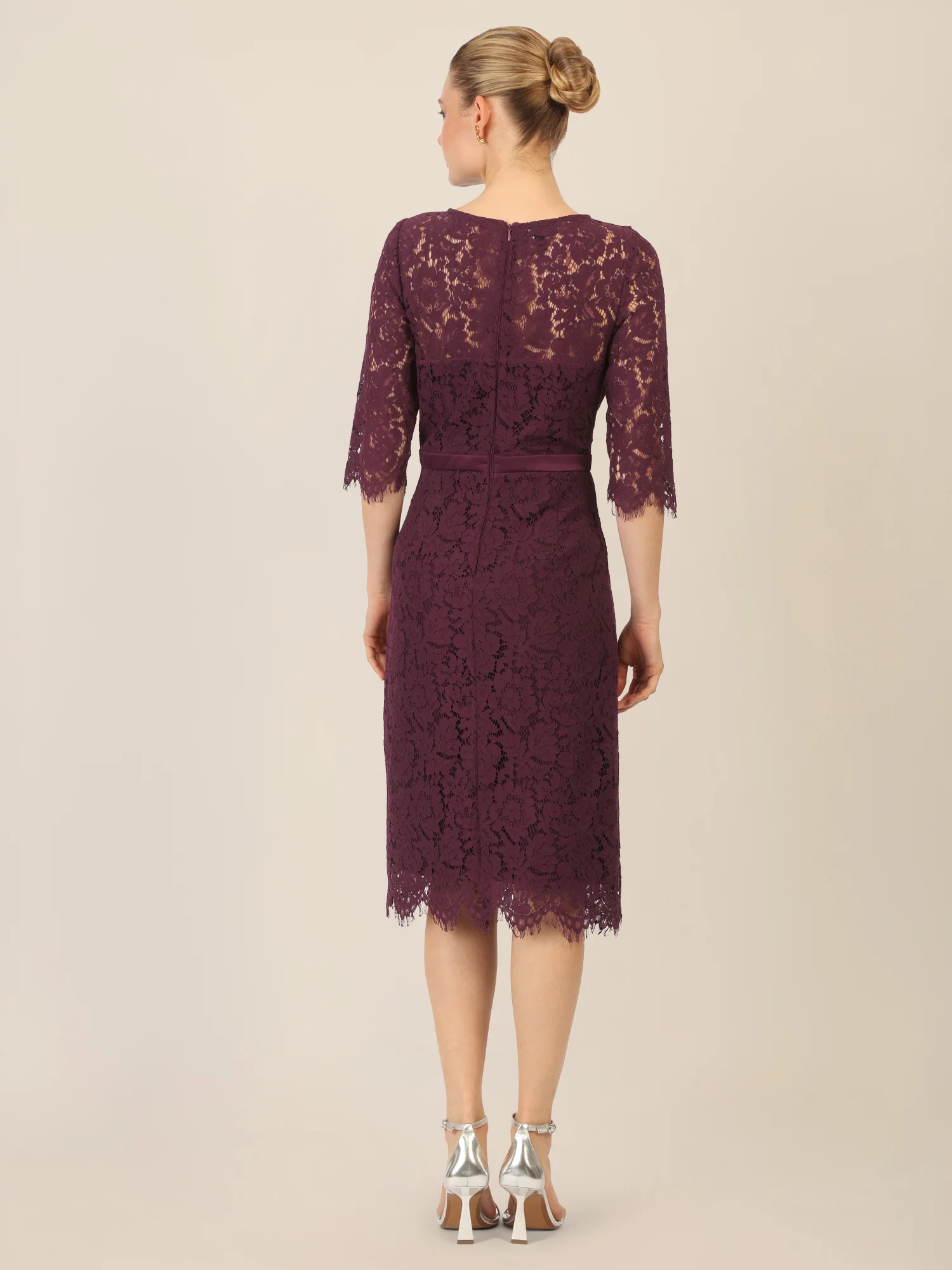 APART Spitzenkleid mit Schleifen-Gürtel | dunkel lila - Image 2