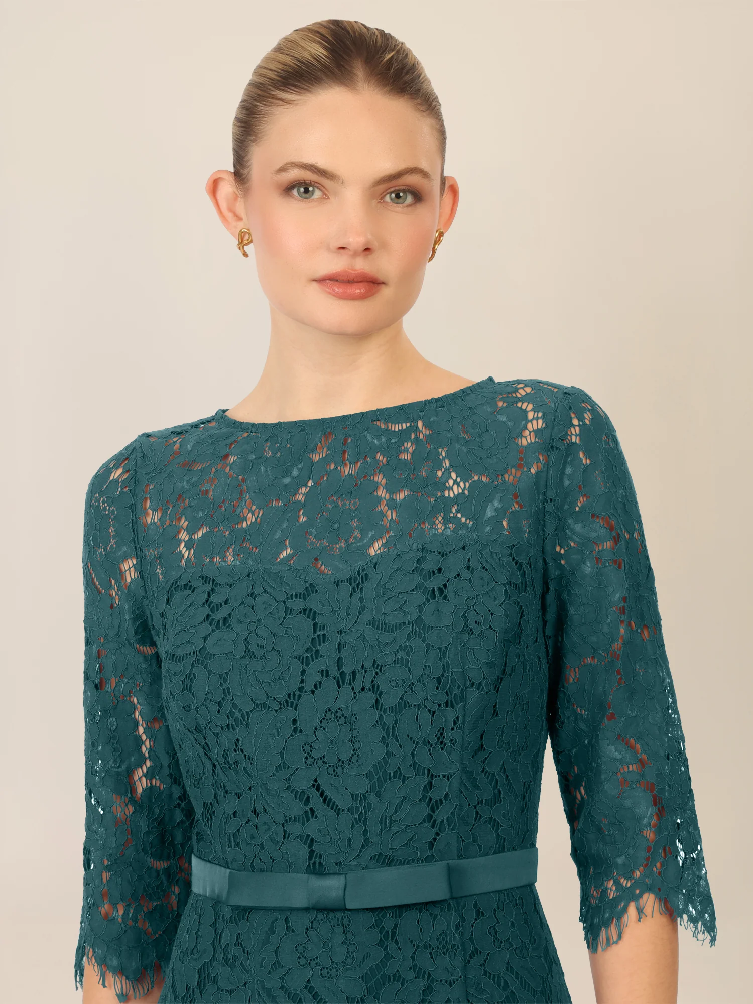 APART Spitzenkleid mit Schleifen-Gürtel | dunkelgrün - Image 4