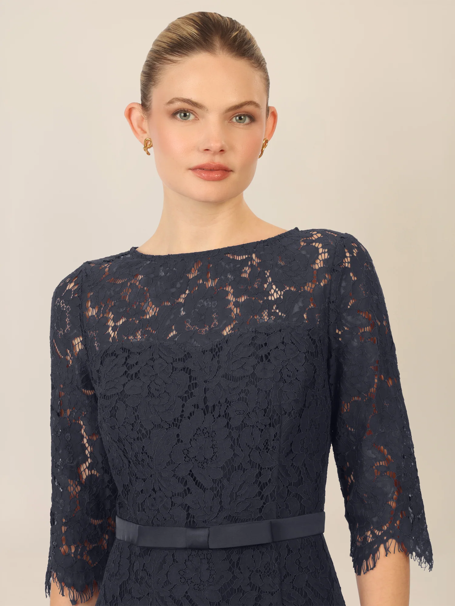 APART Spitzenkleid mit Schleifen-Gürtel | nachtblau - Image 4