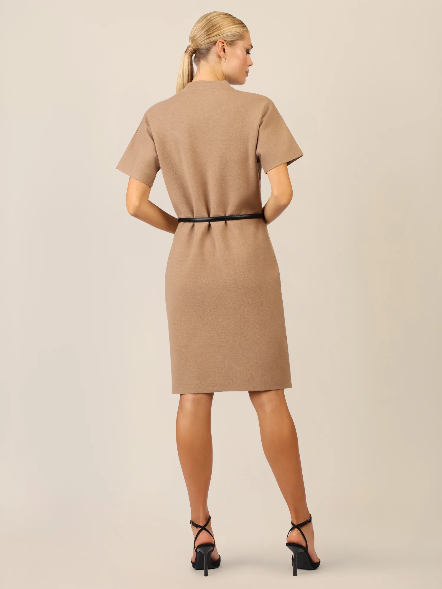 APART Strickkleid mit Gürtel und Stehkragen | camel - Image 2