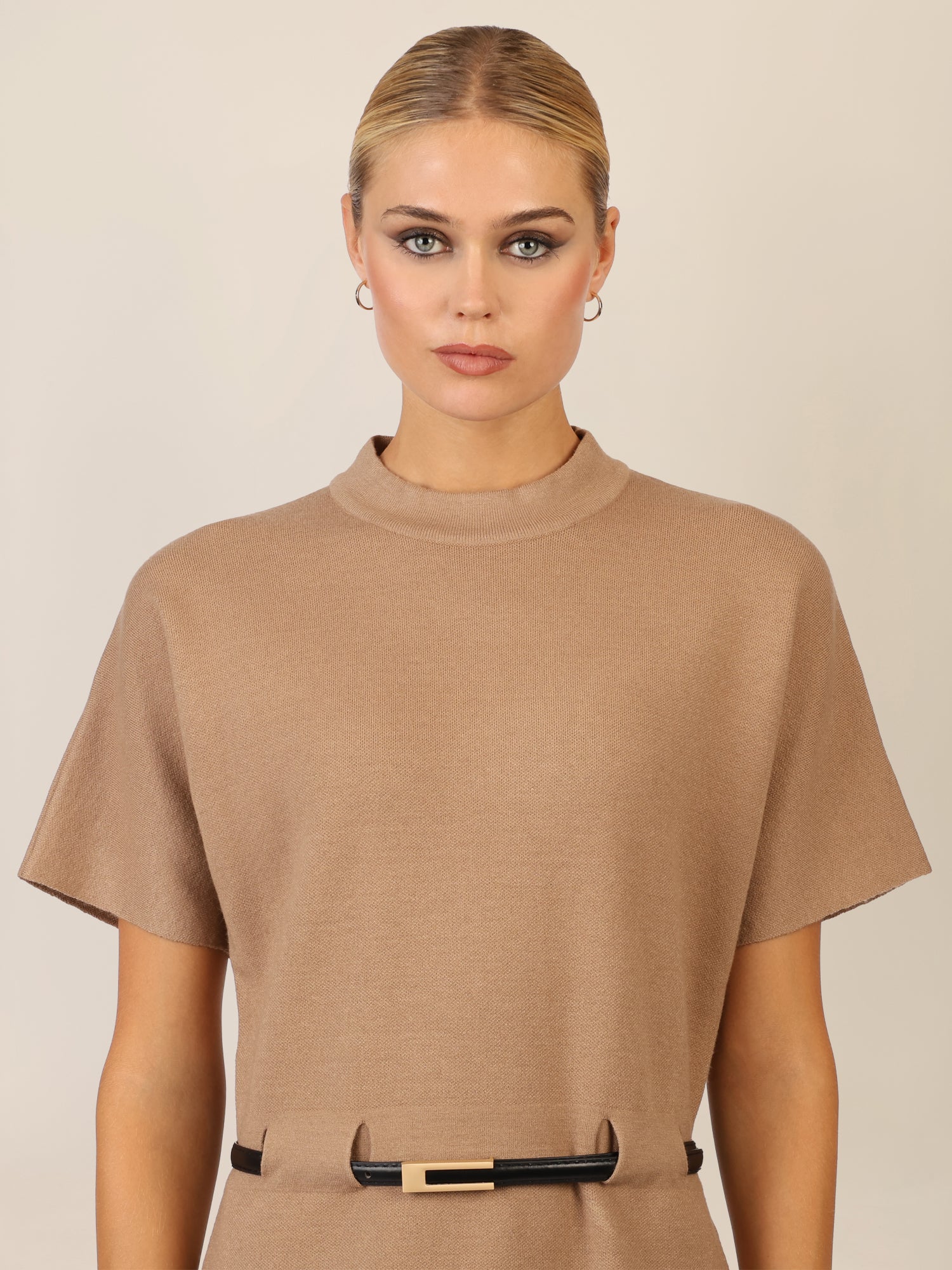 APART Strickkleid mit Gürtel und Stehkragen | camel - Image 5