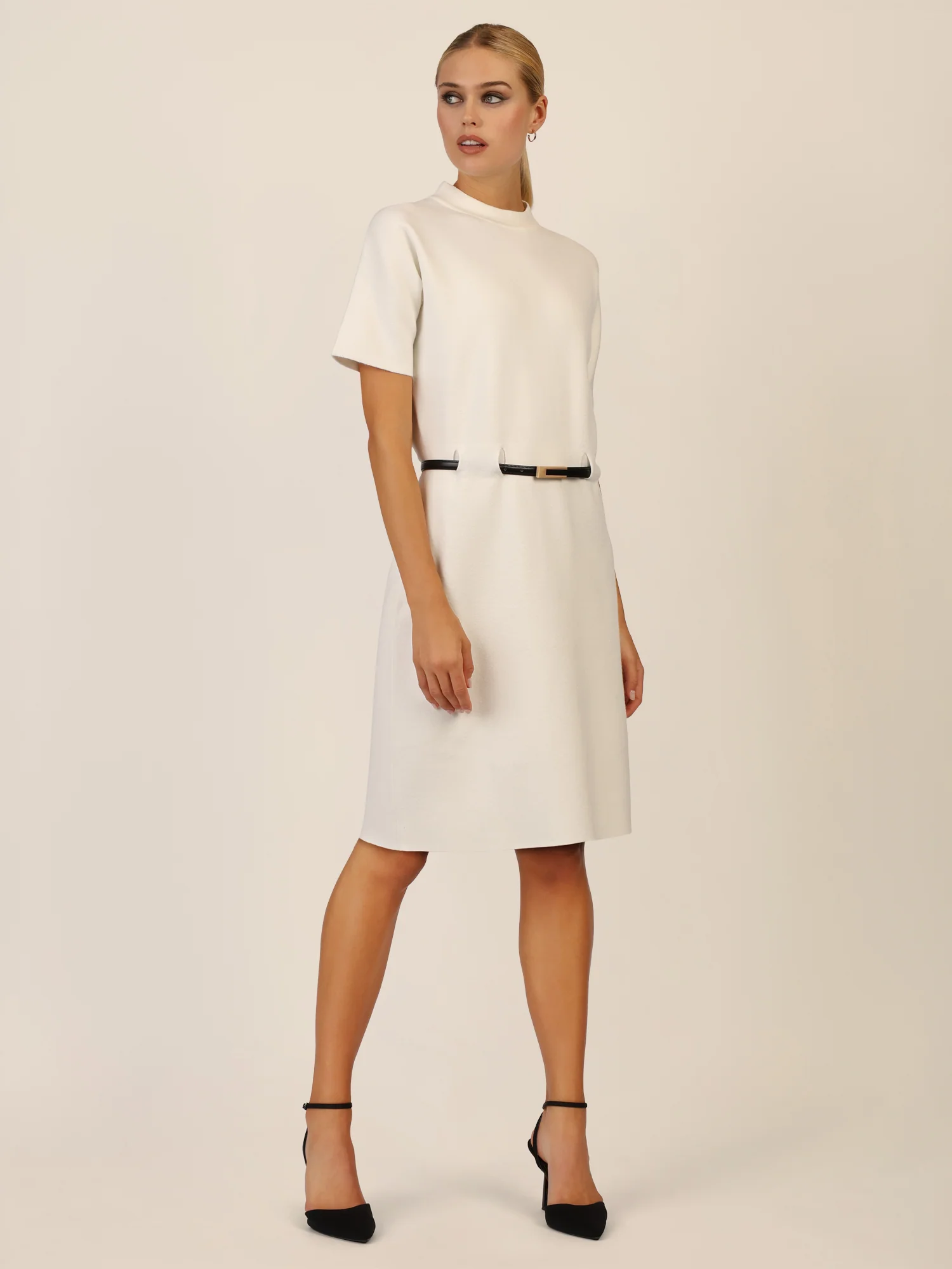APART Strickkleid mit Gürtel und Stehkragen | creme