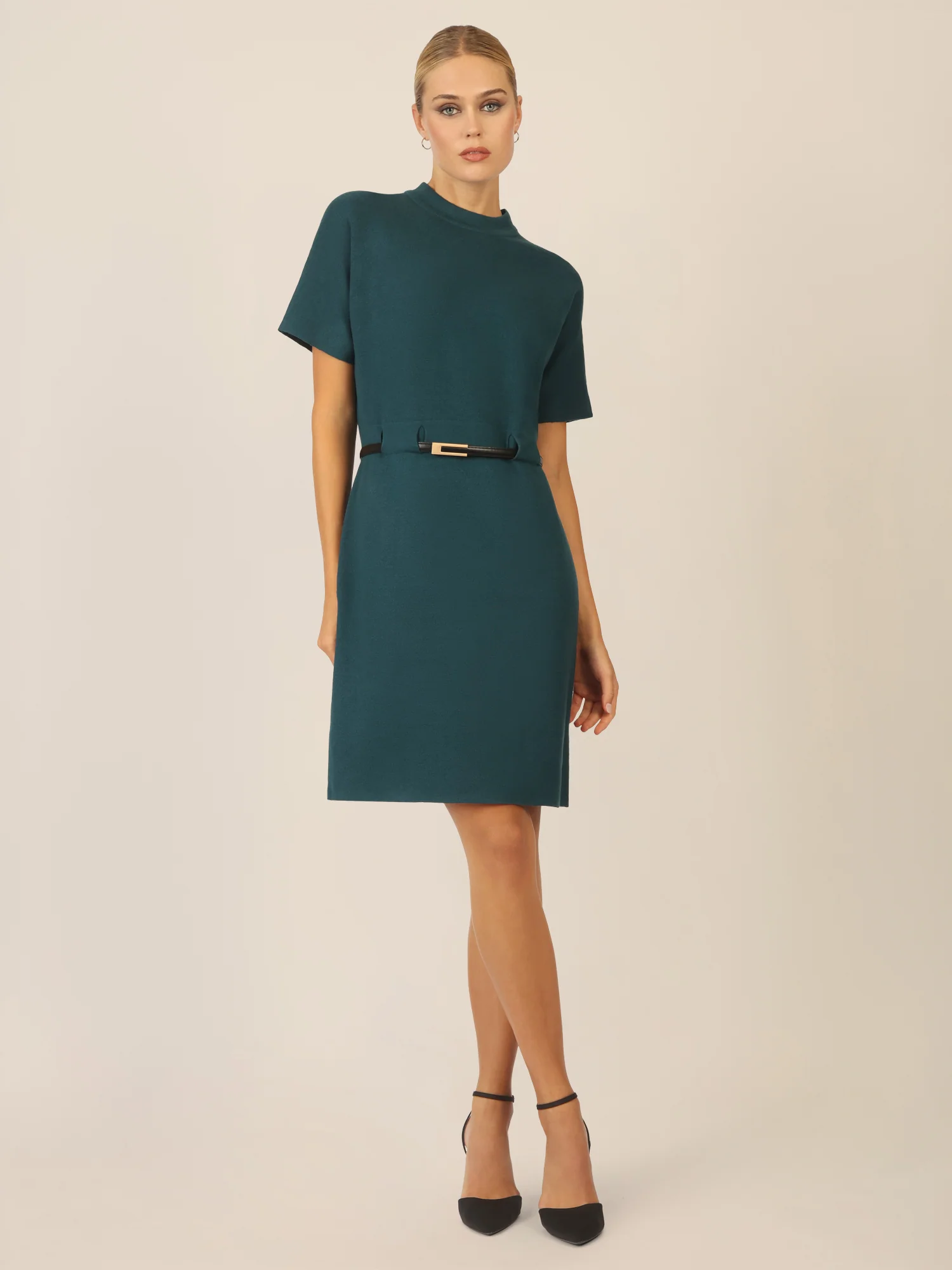 APART Strickkleid mit Gürtel und Stehkragen | dunkelgrün