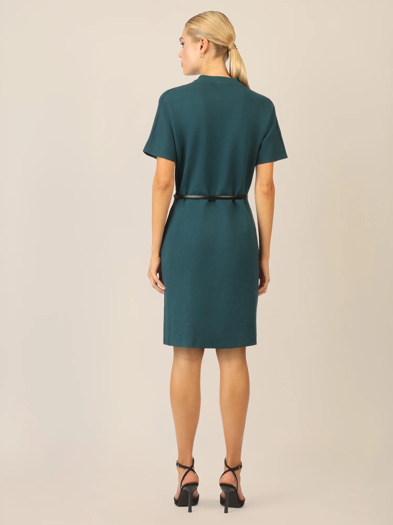 APART Strickkleid mit Gürtel und Stehkragen | dunkelgrün - Image 2